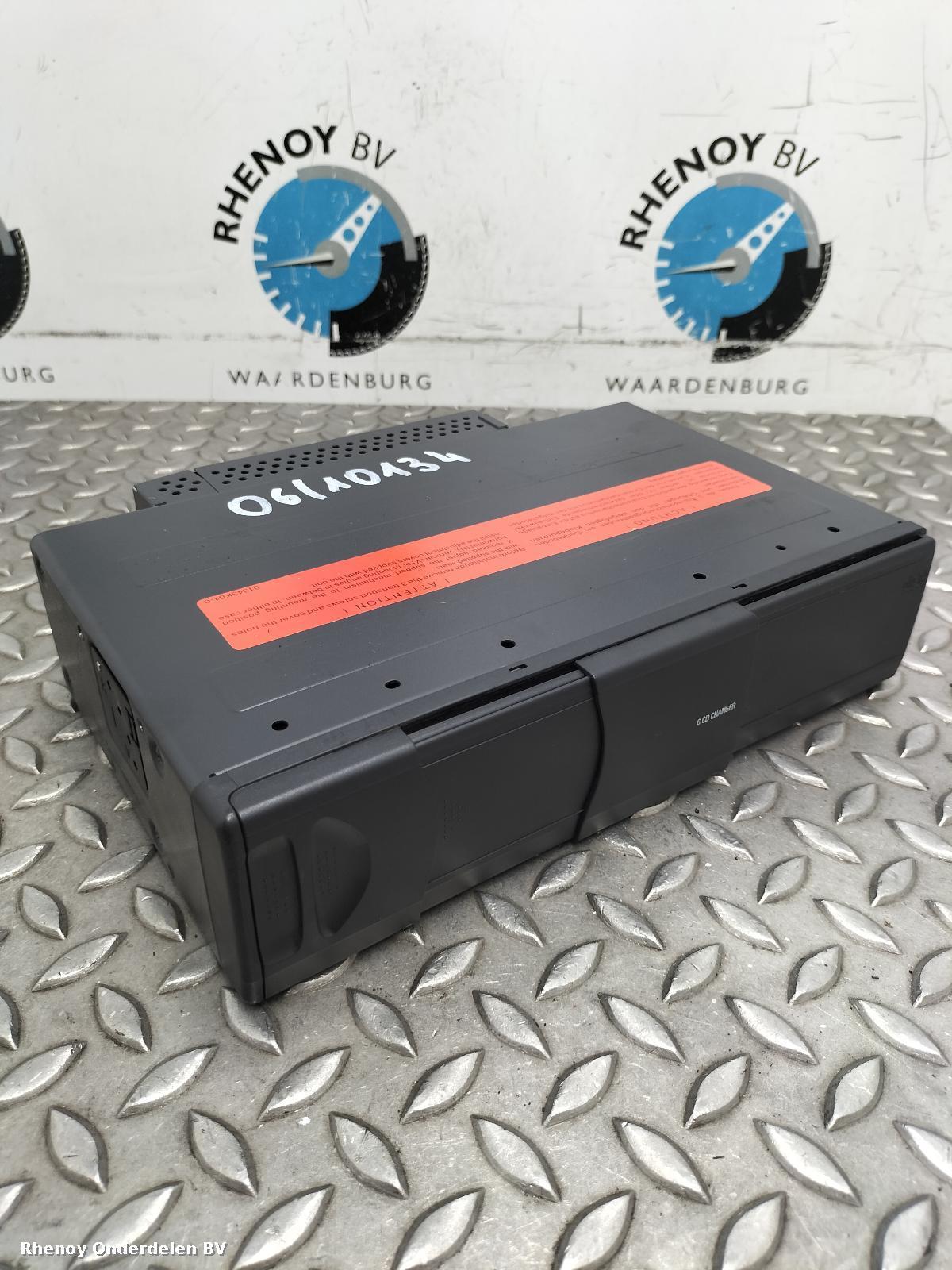 Bekijk Auto-onderdeel RADIO BMW 1 SERIES 2004