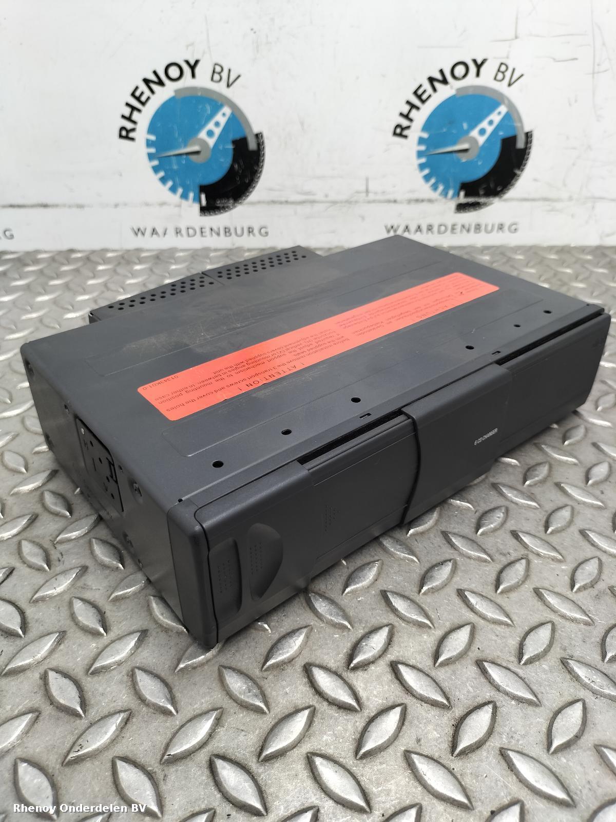 Bekijk Auto-onderdeel RADIO BMW 1 SERIES 2004