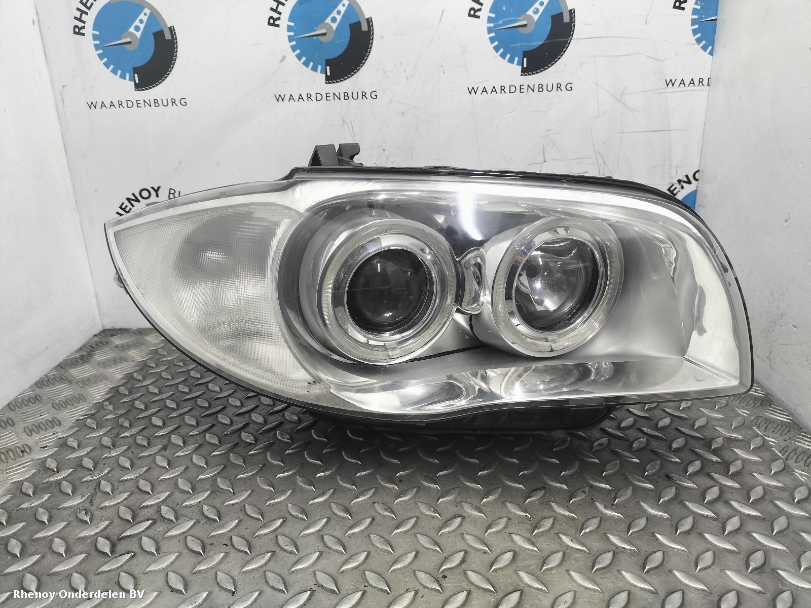 Bekijk Auto-onderdeel KOPLAMP R BMW 1 SERIES 2004