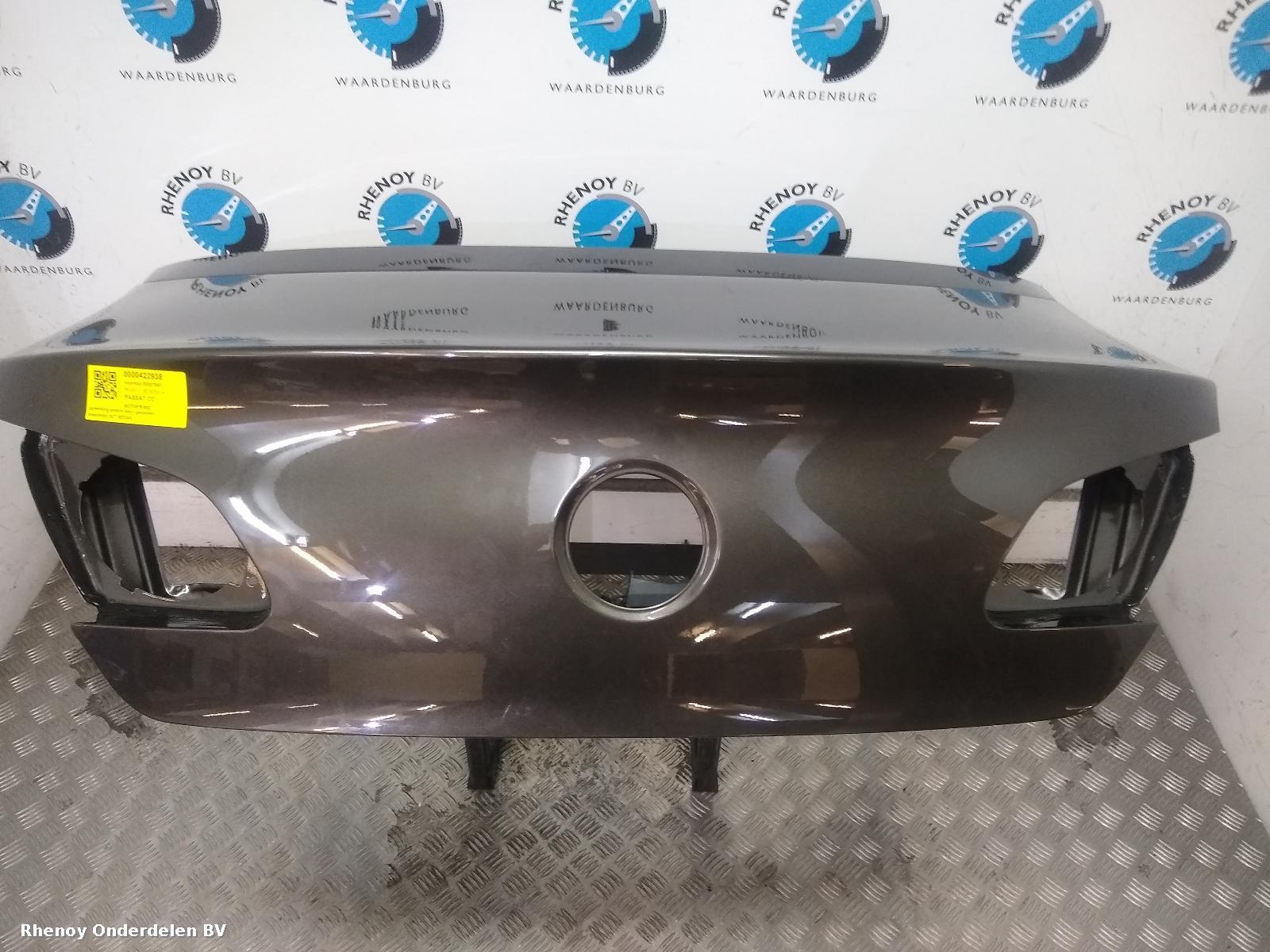 Bekijk Auto-onderdeel ACHTERKLEP VOLKSWAGEN PASSAT CC 2011