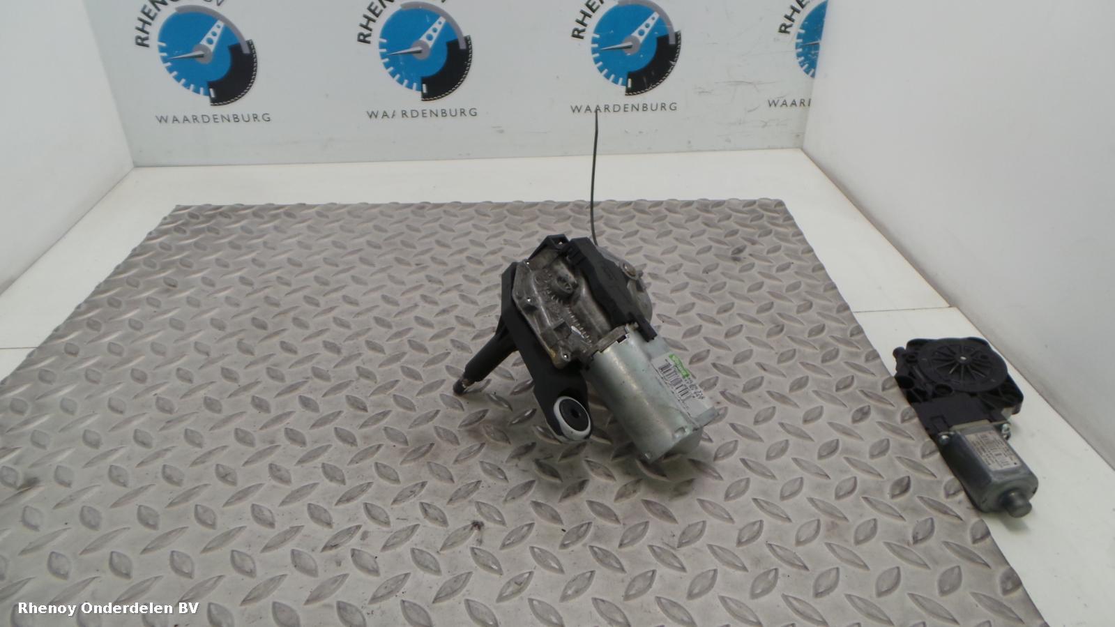 Bekijk Auto-onderdeel RUITENWISSERMOTOR ACHTER FIAT GRANDE PUNTO 2008