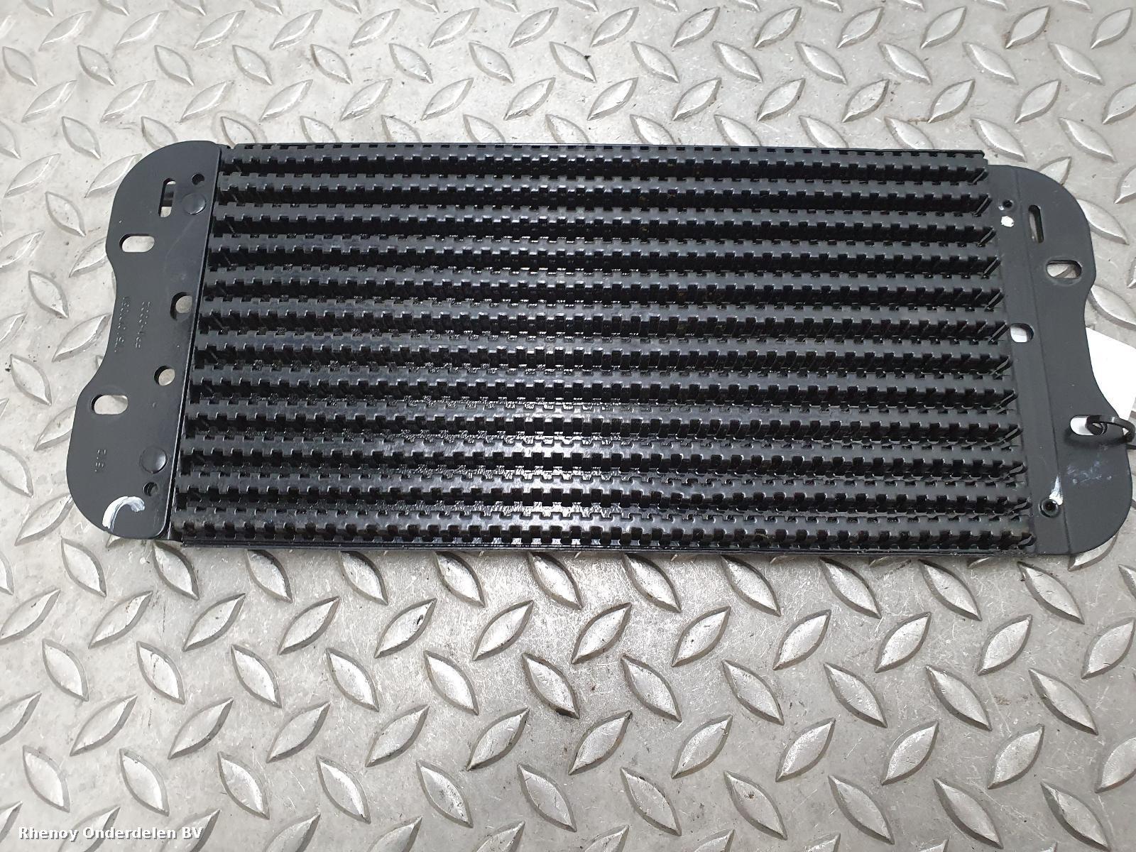 Bekijk Auto-onderdeel OLIE KOELER RENAULT MASTER 2012