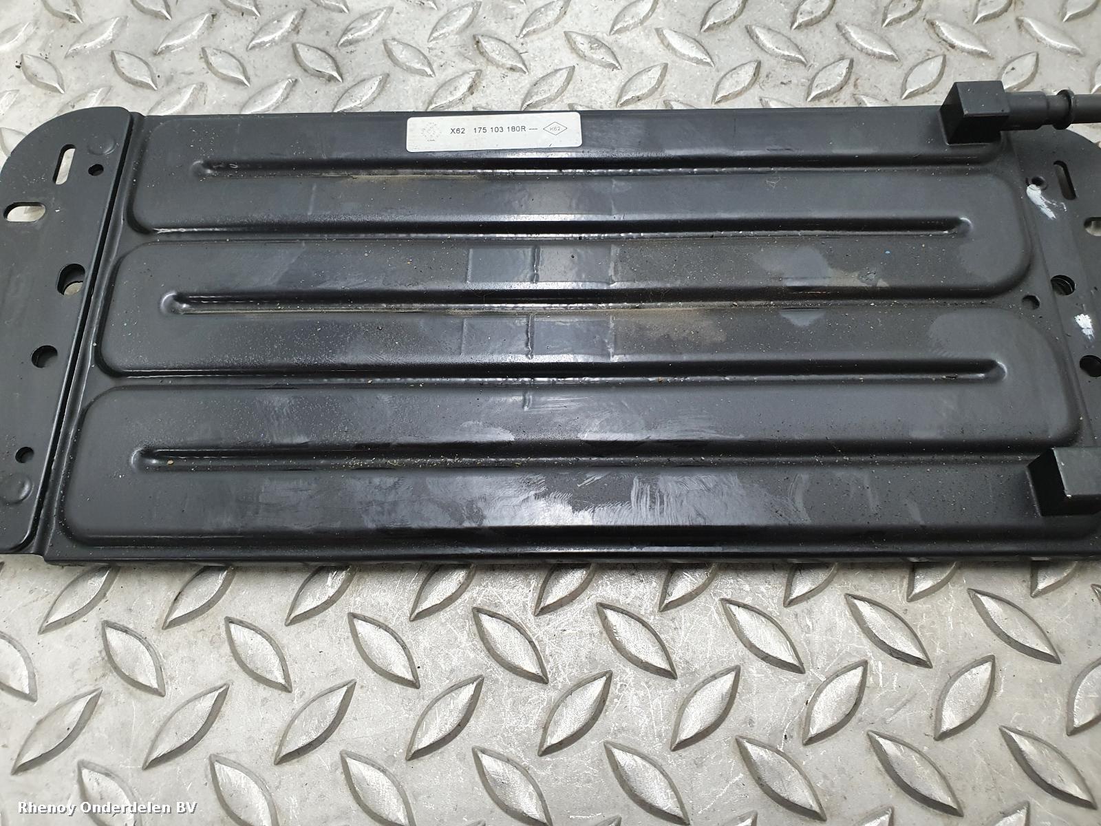 View Auto part OLIE KOELER RENAULT MASTER 2012