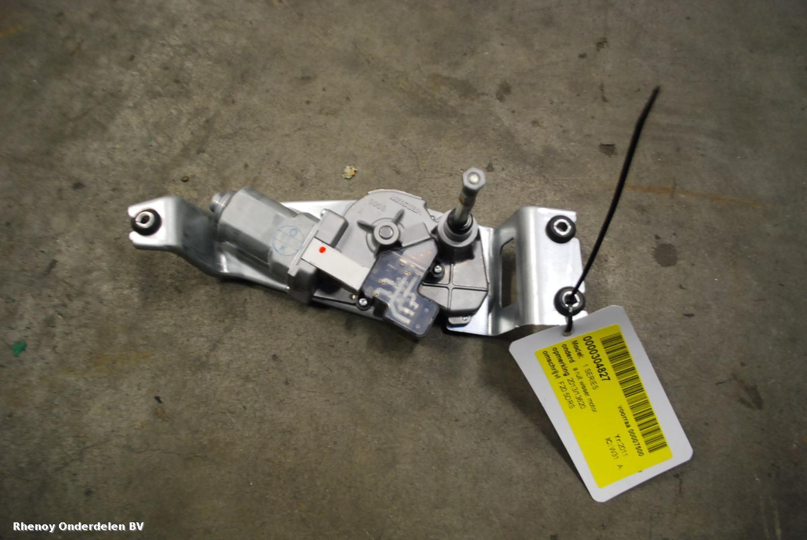 Bekijk Auto-onderdeel RUITENWISSERMOTOR ACHTER BMW 1 SERIES 2011