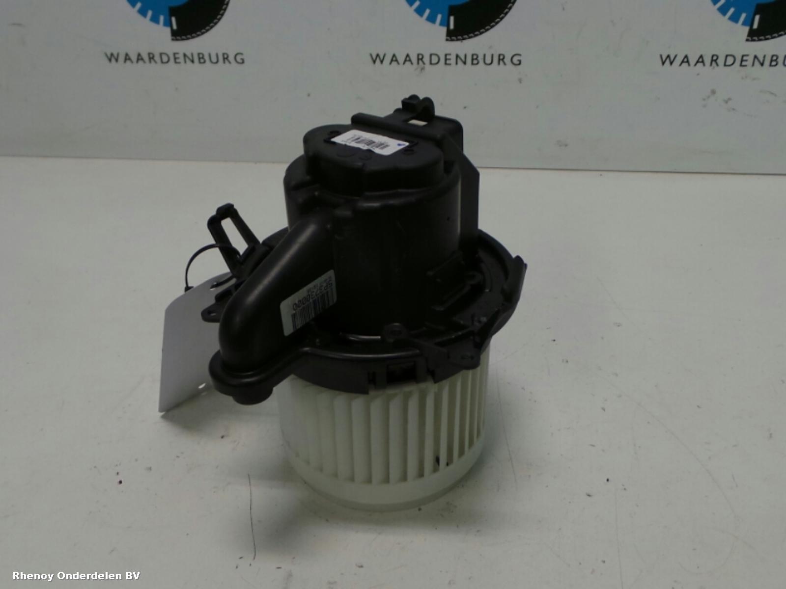 Bekijk Auto-onderdeel KACHELMOTOR RENAULT CAPTUR 2013