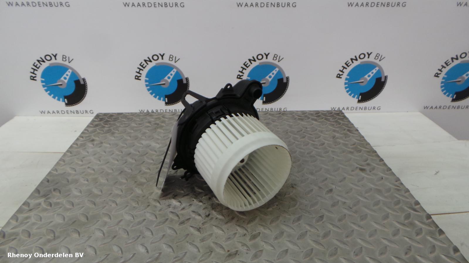 View Auto part KACHELMOTOR RENAULT CAPTUR 2013
