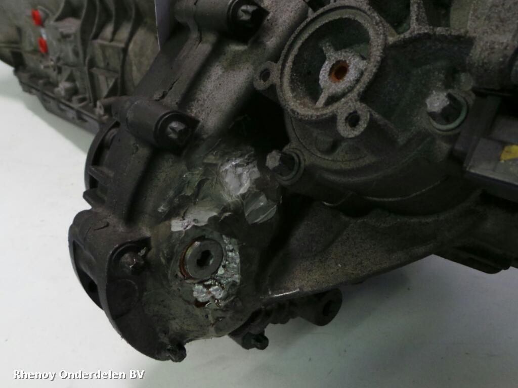 View Auto part TUSSENBAK LAND ROVER RANGE ROVER SPORT 2006
