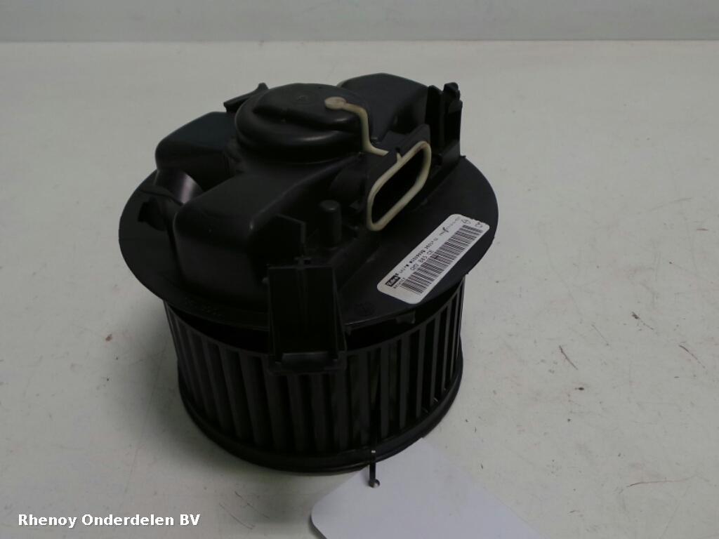 Bekijk Auto-onderdeel KACHELMOTOR RENAULT CLIO 2013