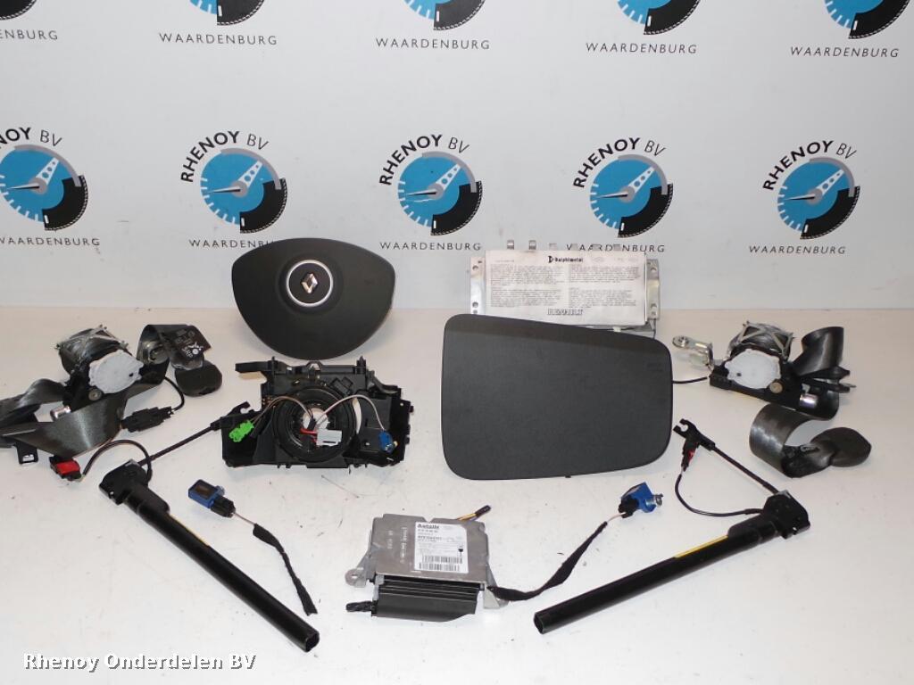 2013 RENAULT CLIO AIRBAG SET View Auto part AIRBAG SET RENAULT CLIO 2013