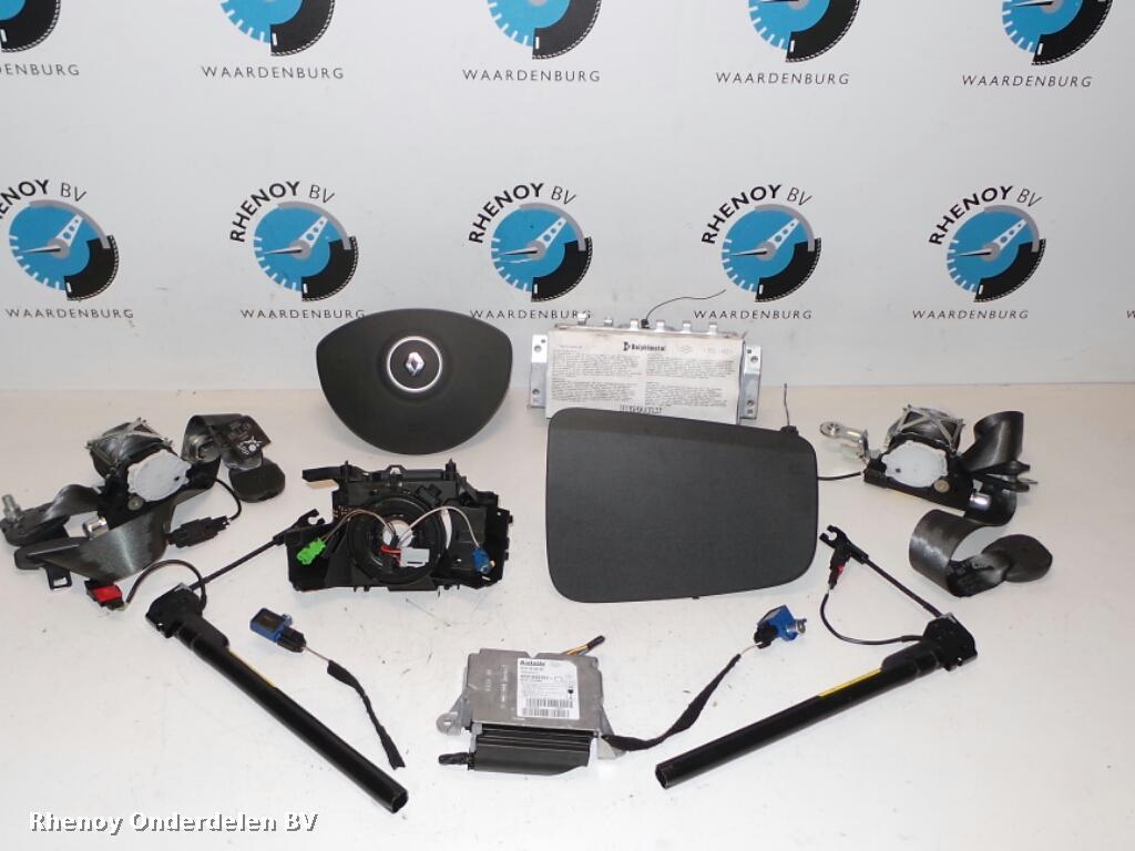 2013 RENAULT CLIO AIRBAG SET View Auto part AIRBAG SET RENAULT CLIO 2013