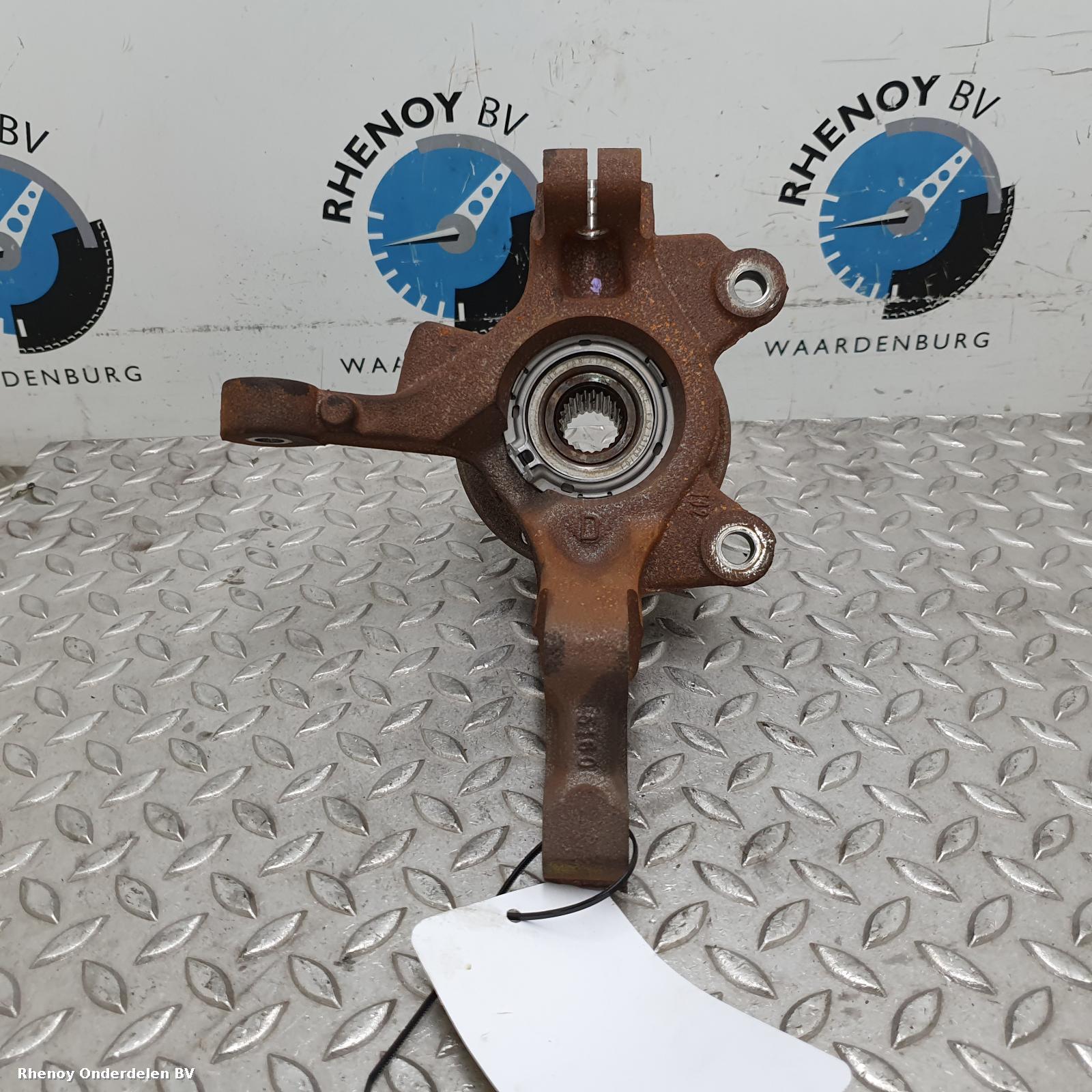 Bekijk Auto-onderdeel FUSEE RV RENAULT CLIO 2013
