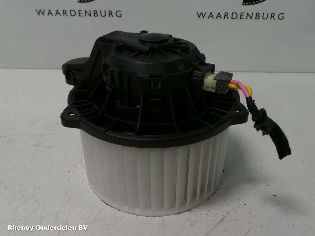 Bekijk Auto-onderdeel KACHELMOTOR HYUNDAI I30 2013