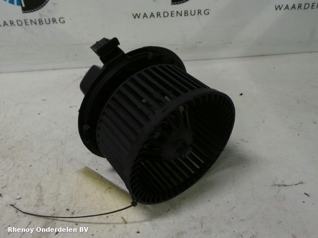 Bekijk Auto-onderdeel KACHELMOTOR RENAULT CLIO 2013