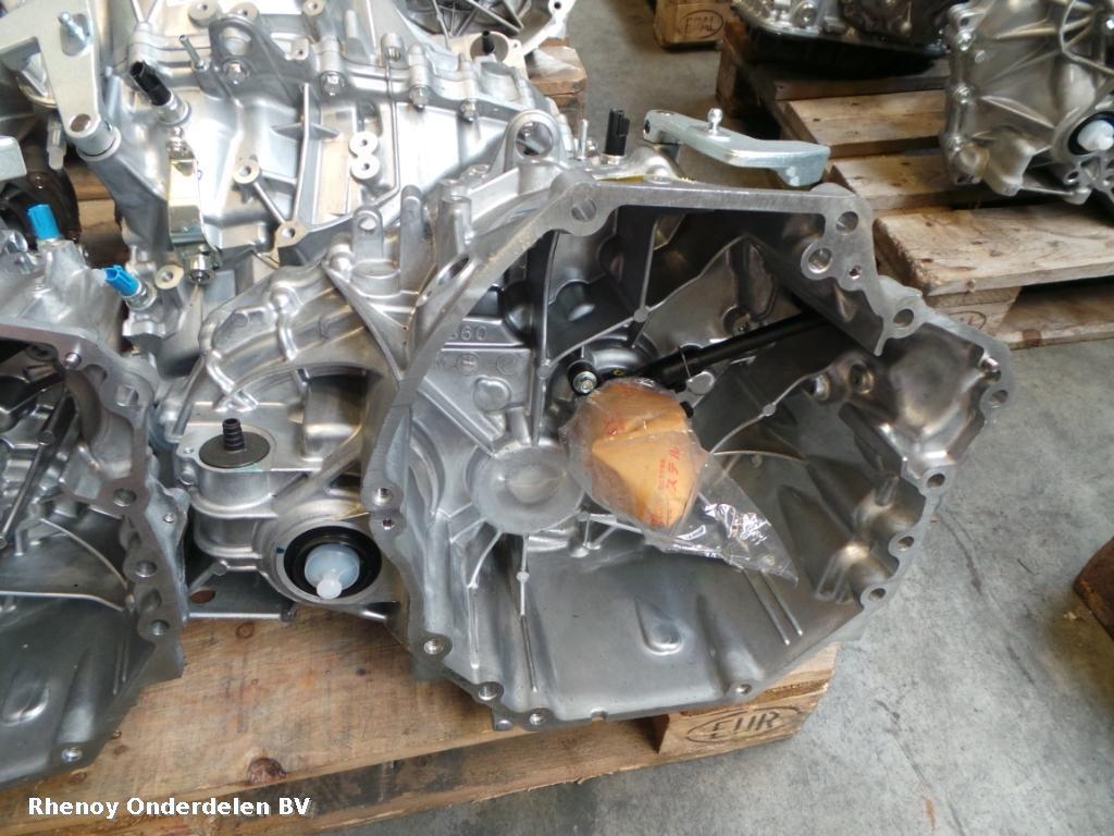 View Auto part TRANSMISSIE / VERSNELLINGSBAK NISSAN QASHQAI 2014