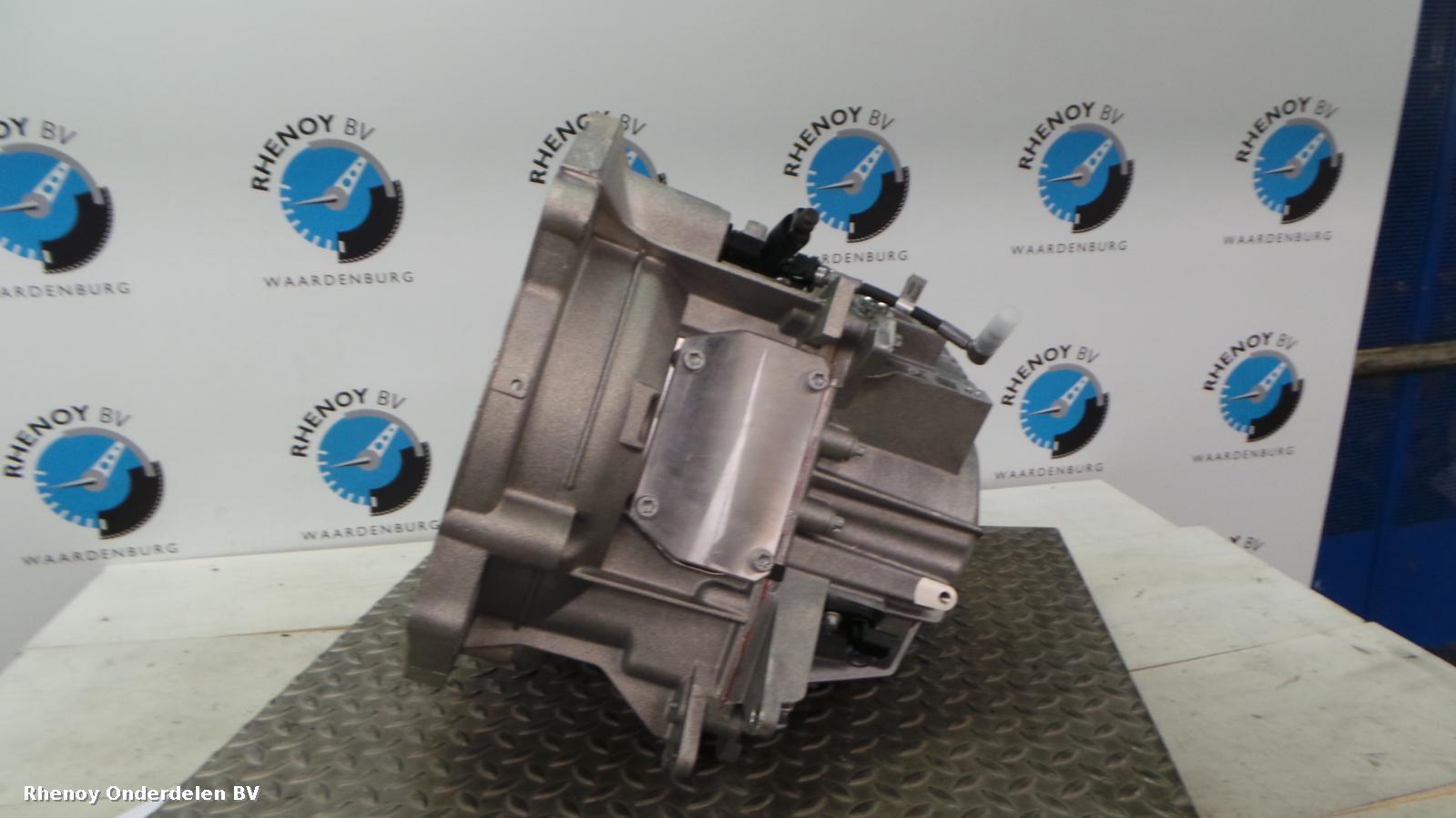 View Auto part TRANSMISSIE / VERSNELLINGSBAK OPEL / VAUXHALL CORSA 2015