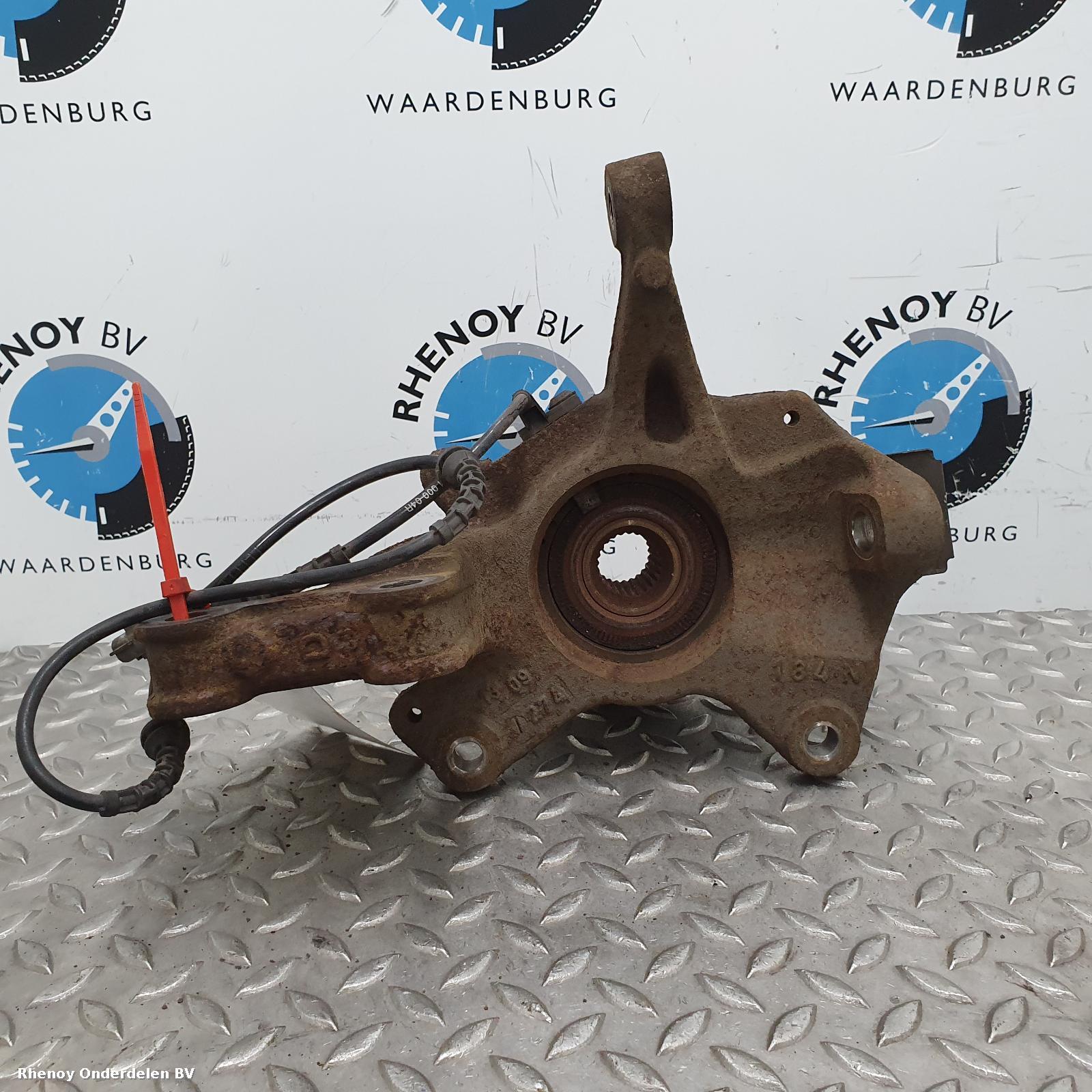 Bekijk Auto-onderdeel FUSEE RV RENAULT MEGANE 2013