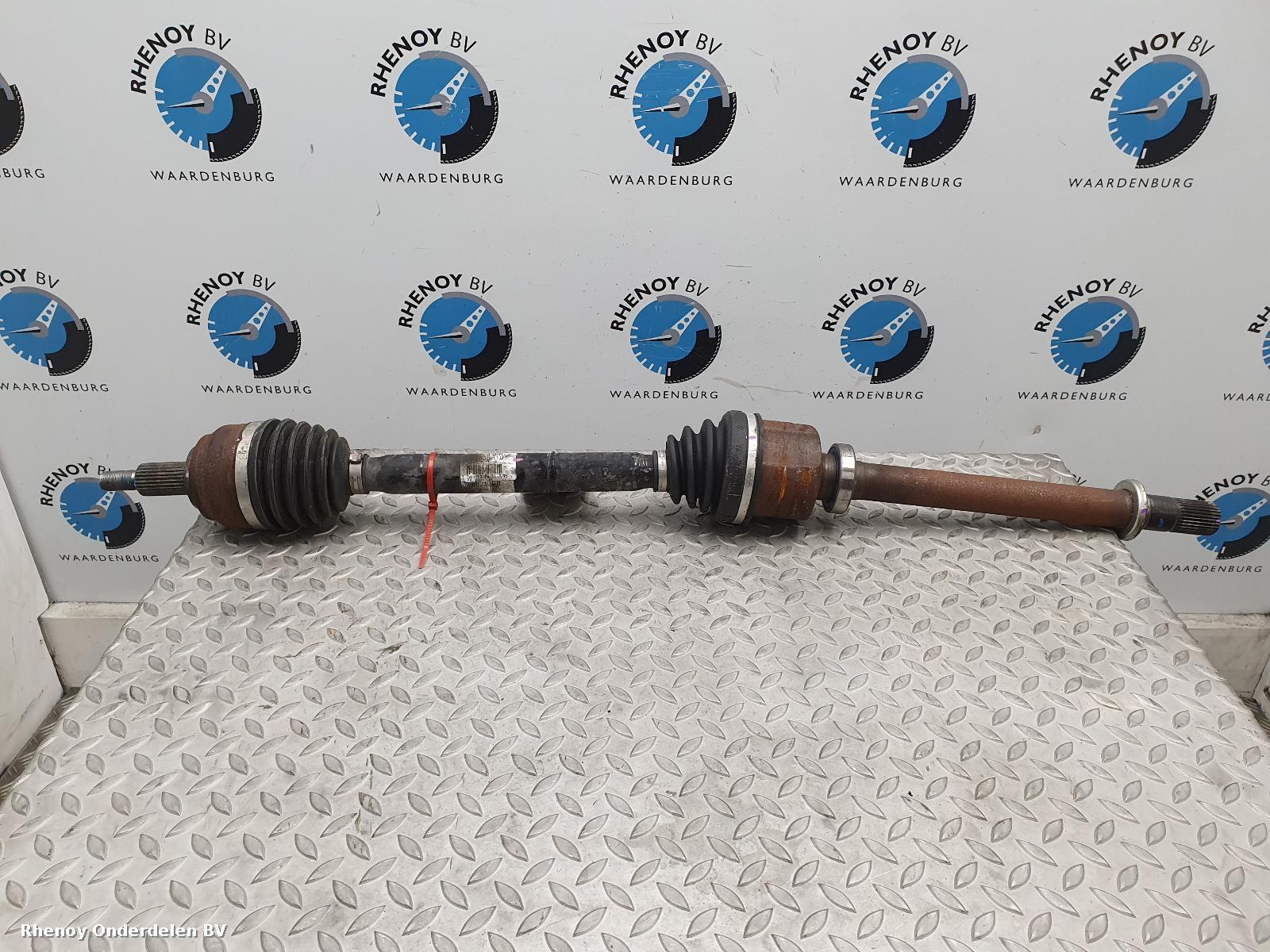 Bekijk Auto-onderdeel AANDRIJFAS R RENAULT LAGUNA 2013