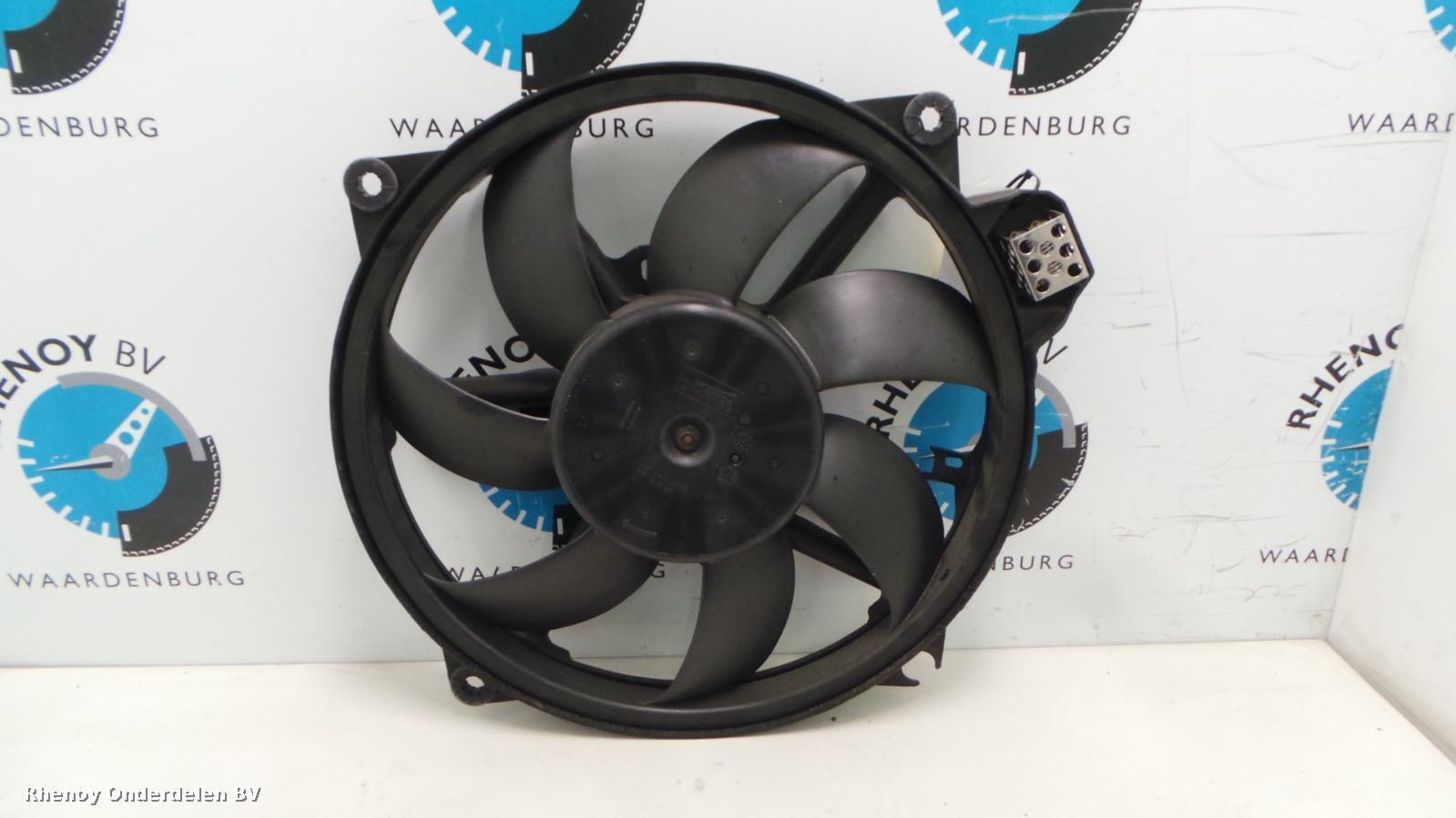 Bekijk Auto-onderdeel KOELVIN ELECTRISCH RENAULT MEGANE 2012