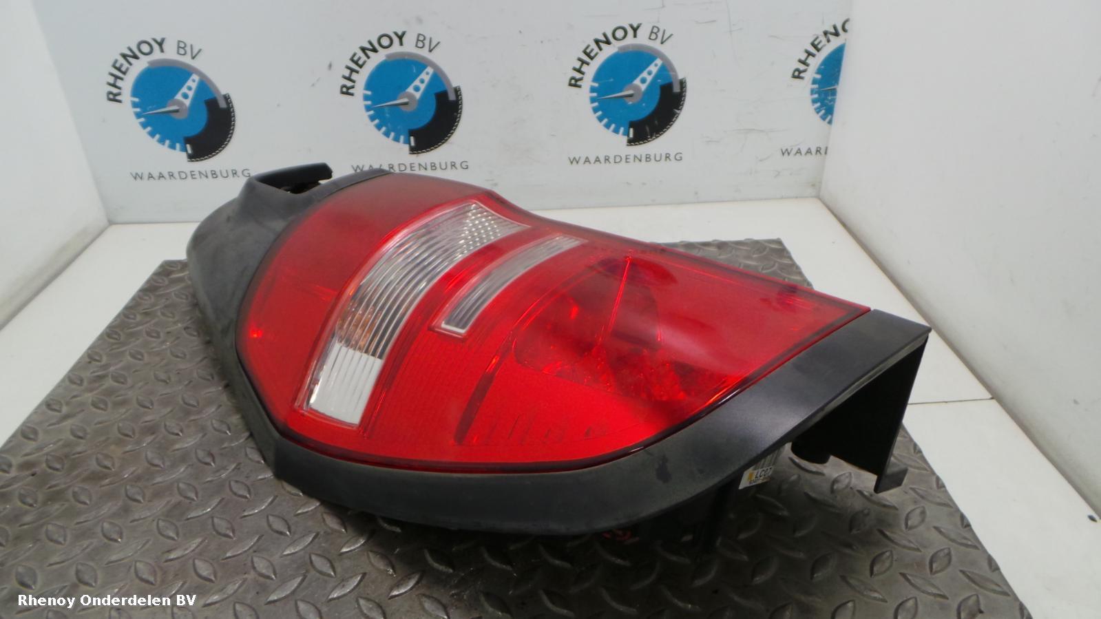 Bekijk Auto-onderdeel ACHTERLICHT L HYUNDAI H300 2013