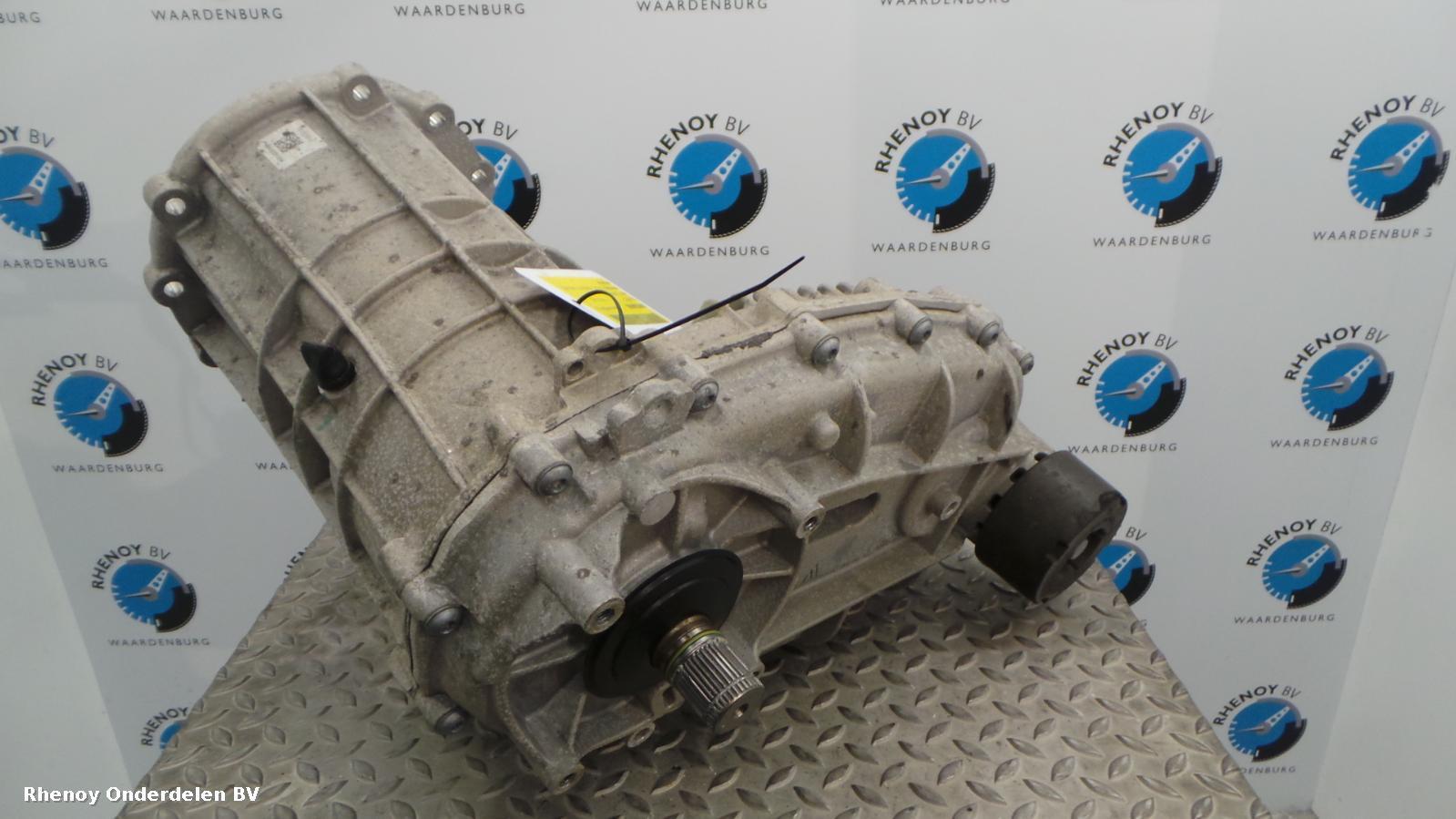 View Auto part TUSSENBAK VOLKSWAGEN TOUAREG 2012