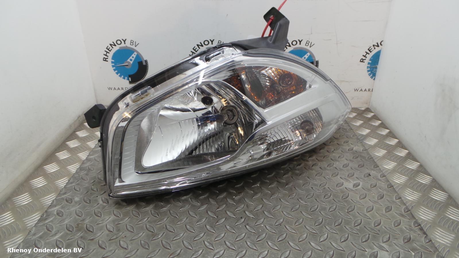 Bekijk Auto-onderdeel KOPLAMP R DACIA DOKKER 2015
