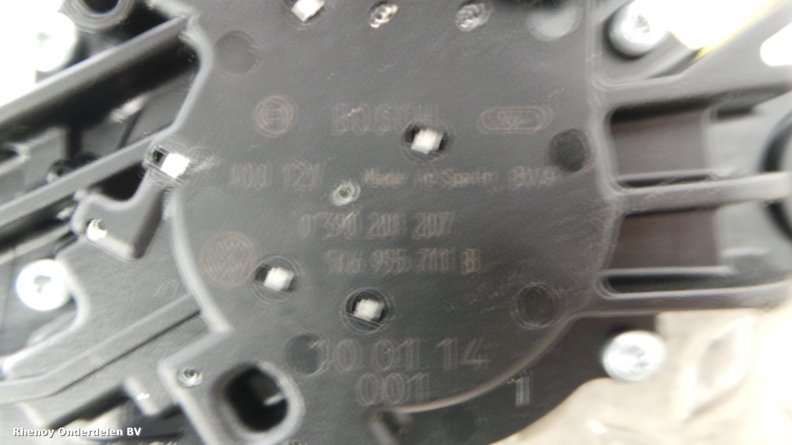 Bekijk Auto-onderdeel RUITENWISSERMOTOR ACHTER VOLKSWAGEN GOLF 2010