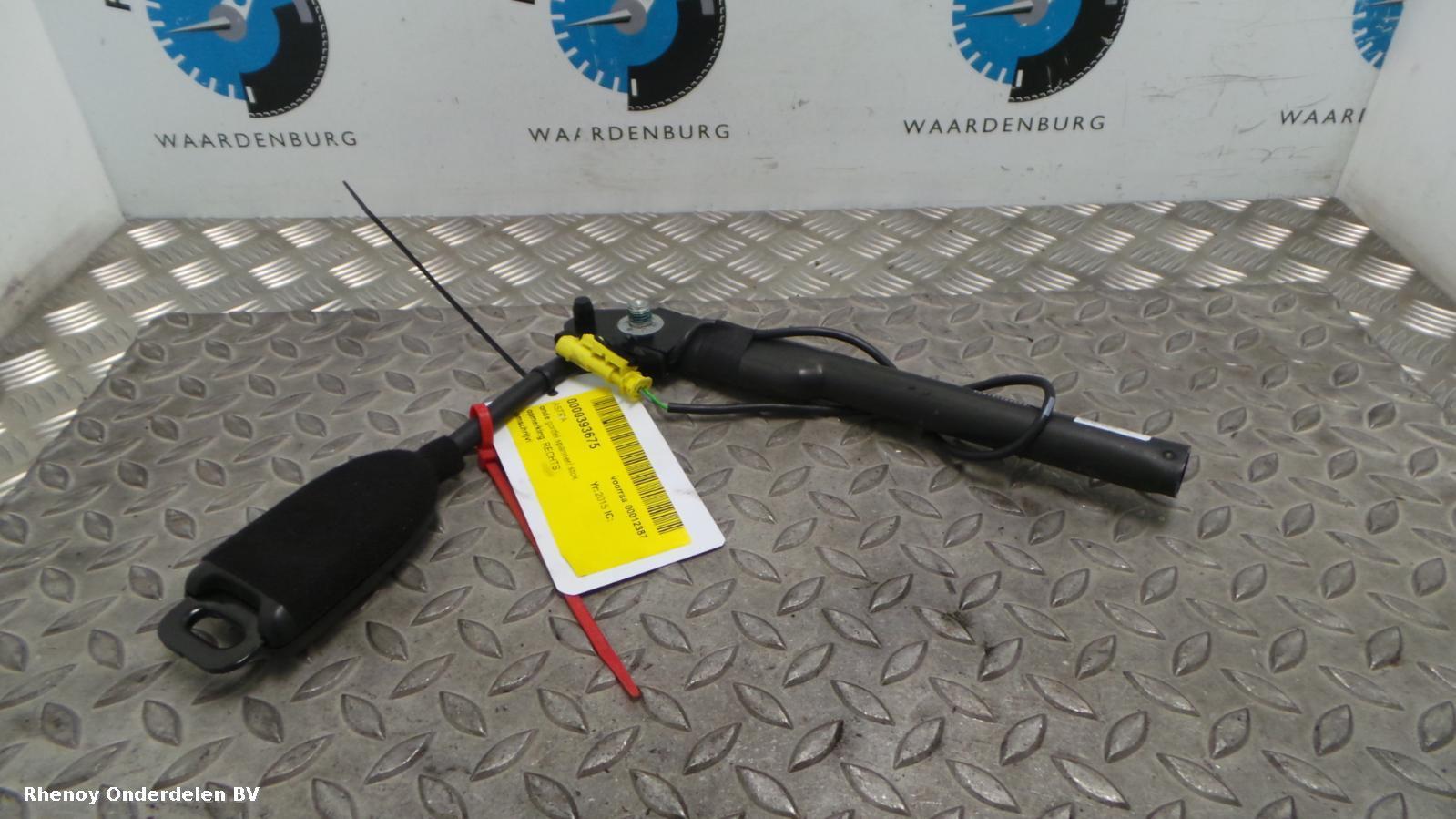 Bekijk Auto-onderdeel GORDELSPANNER OPEL / VAUXHALL ASTRA 2015