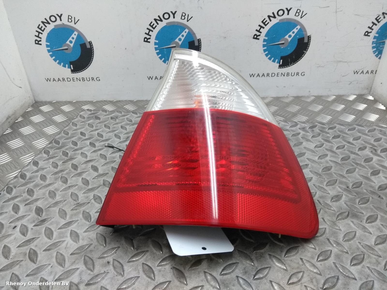 Bekijk Auto-onderdeel ACHTERLICHT R BMW 3 SERIES 2004