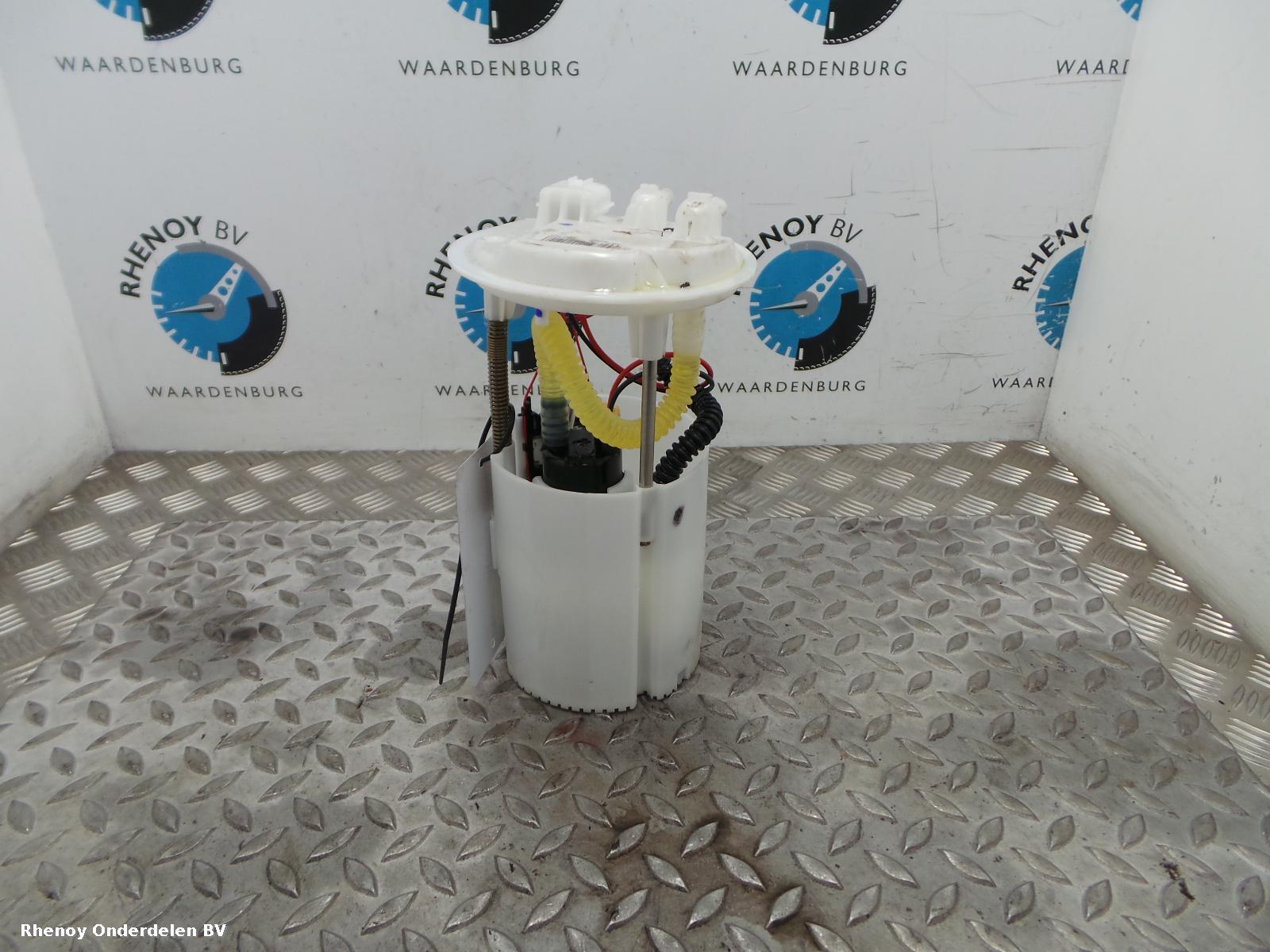 2015 RENAULT TRAFIC BRANDSTOF POMP VOOR DE INJECTOR View Auto part BRANDSTOF POMP VOOR DE INJECTOR RENAULT TRAFIC 2015