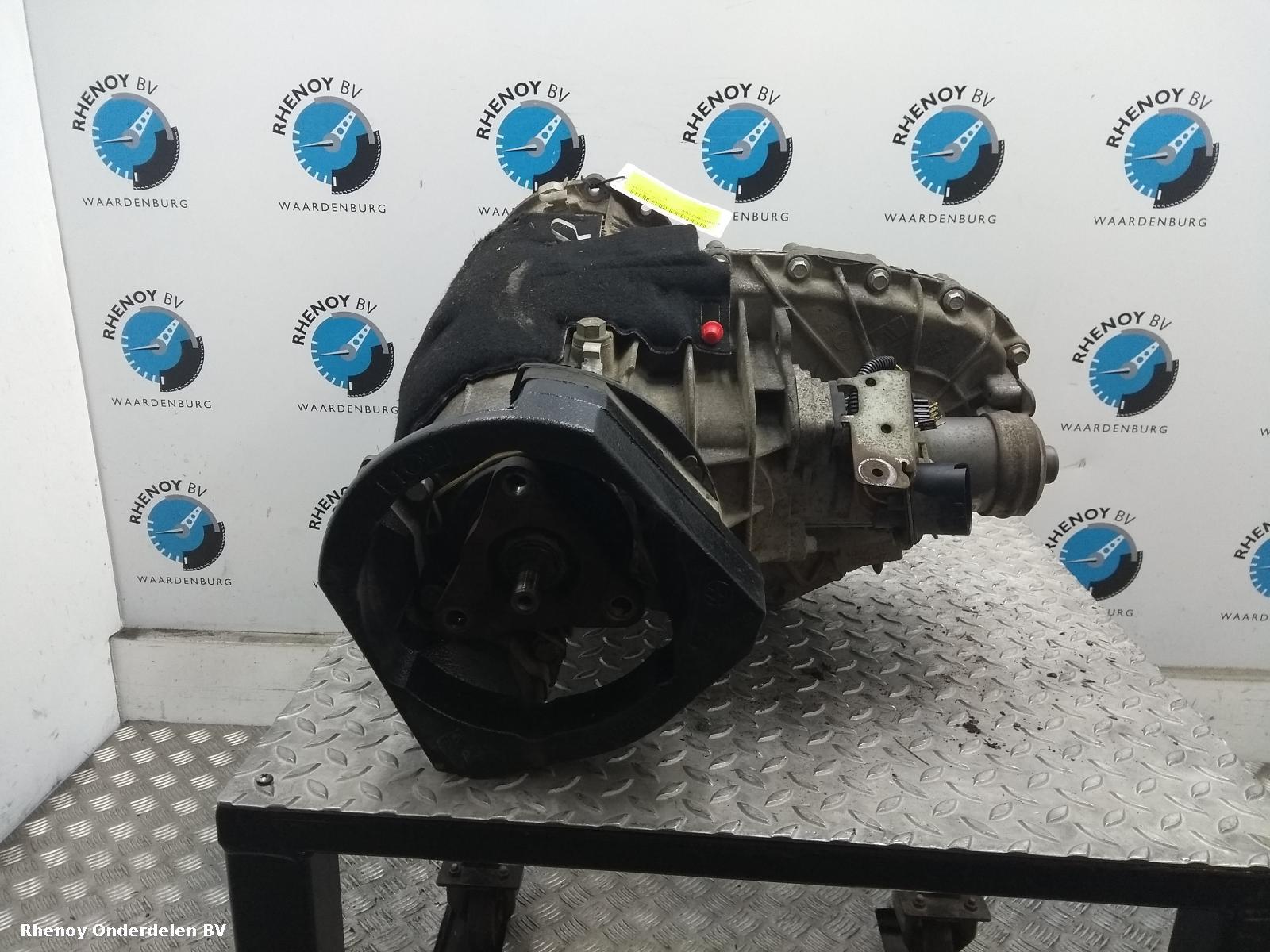 2007 VOLKSWAGEN TOUAREG TUSSENBAK View Auto part TUSSENBAK VOLKSWAGEN TOUAREG 2007