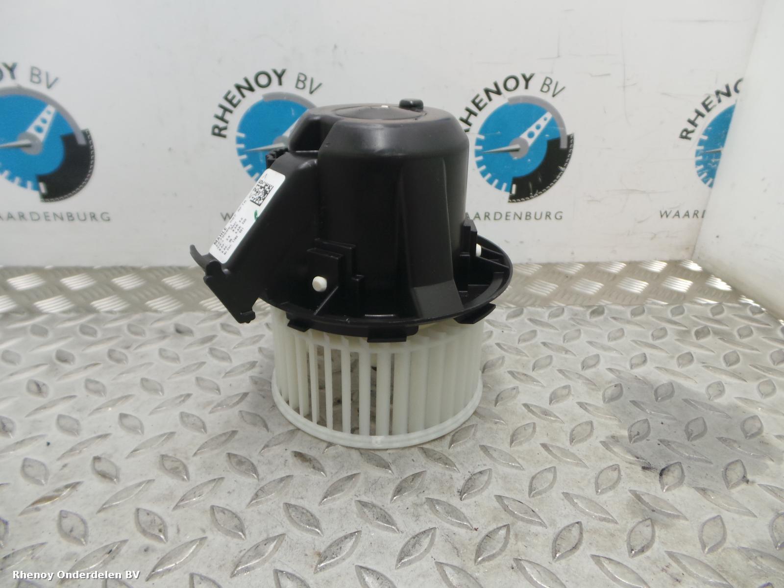 Bekijk Auto-onderdeel KACHELMOTOR SMART FORFOUR 2014