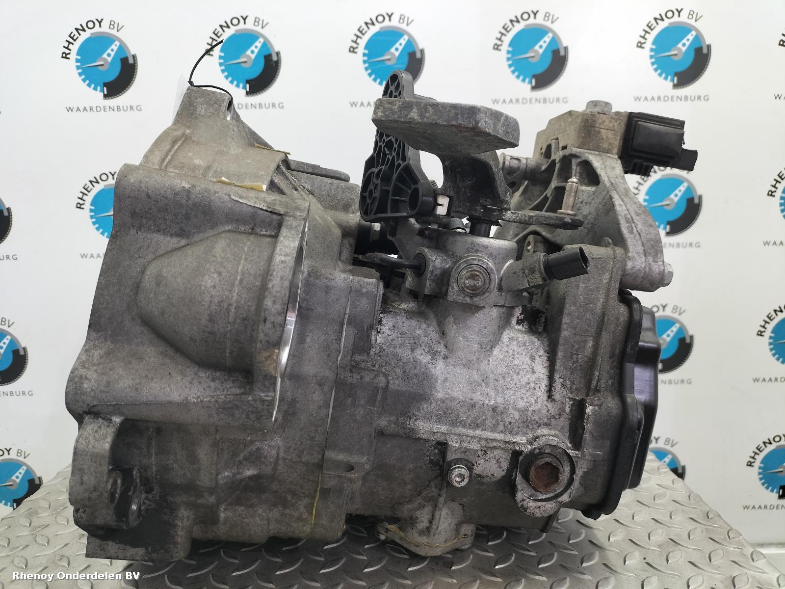 View Auto part TRANSMISSIE / VERSNELLINGSBAK VOLKSWAGEN GOLF 2010