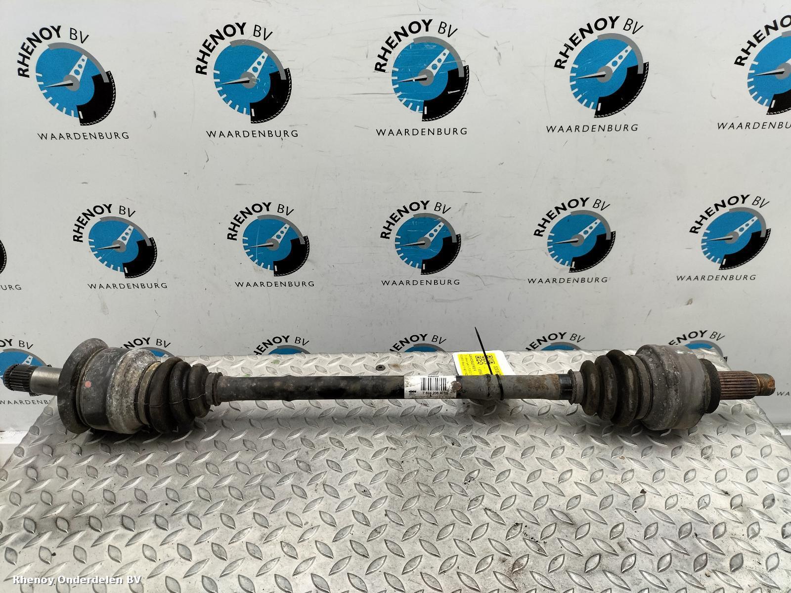 Bekijk Auto-onderdeel AANDRIJFAS R BMW 1 SERIES 2013