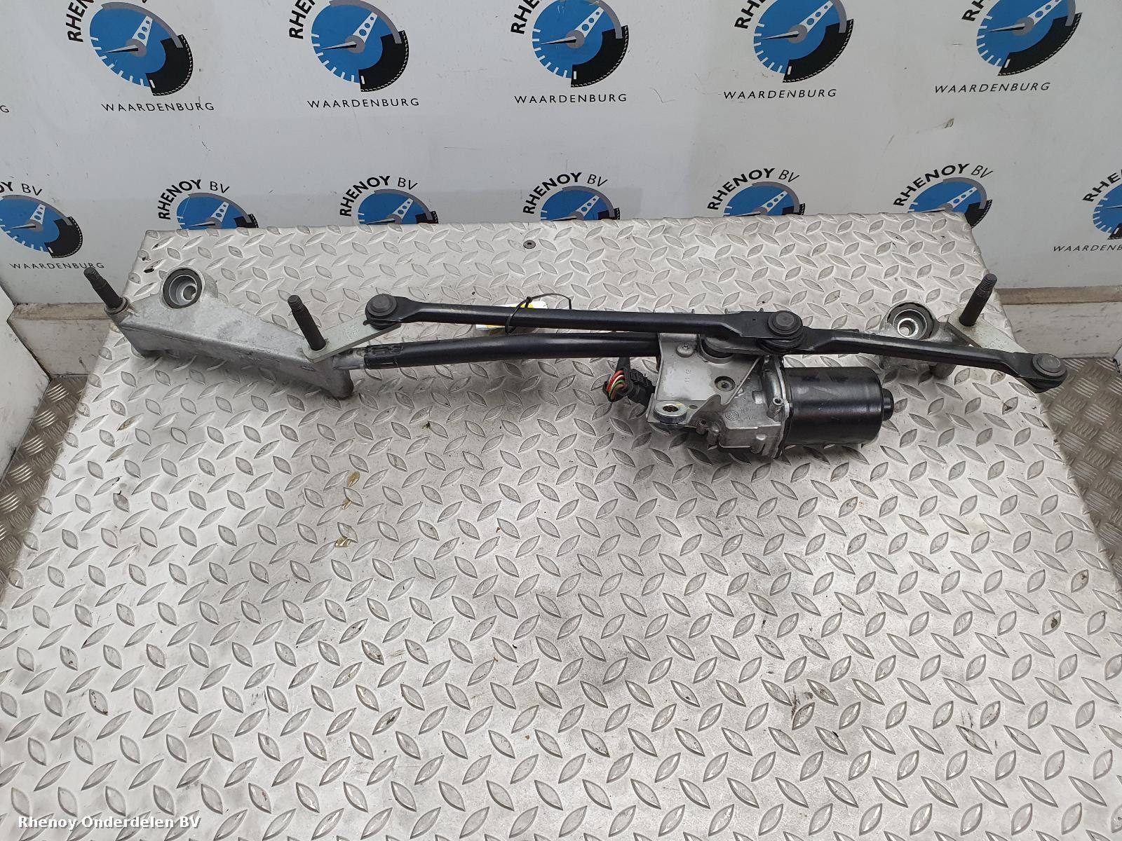 Bekijk Auto-onderdeel RUITENWISSERMOTOR VOOR MERCEDES CLA 2016