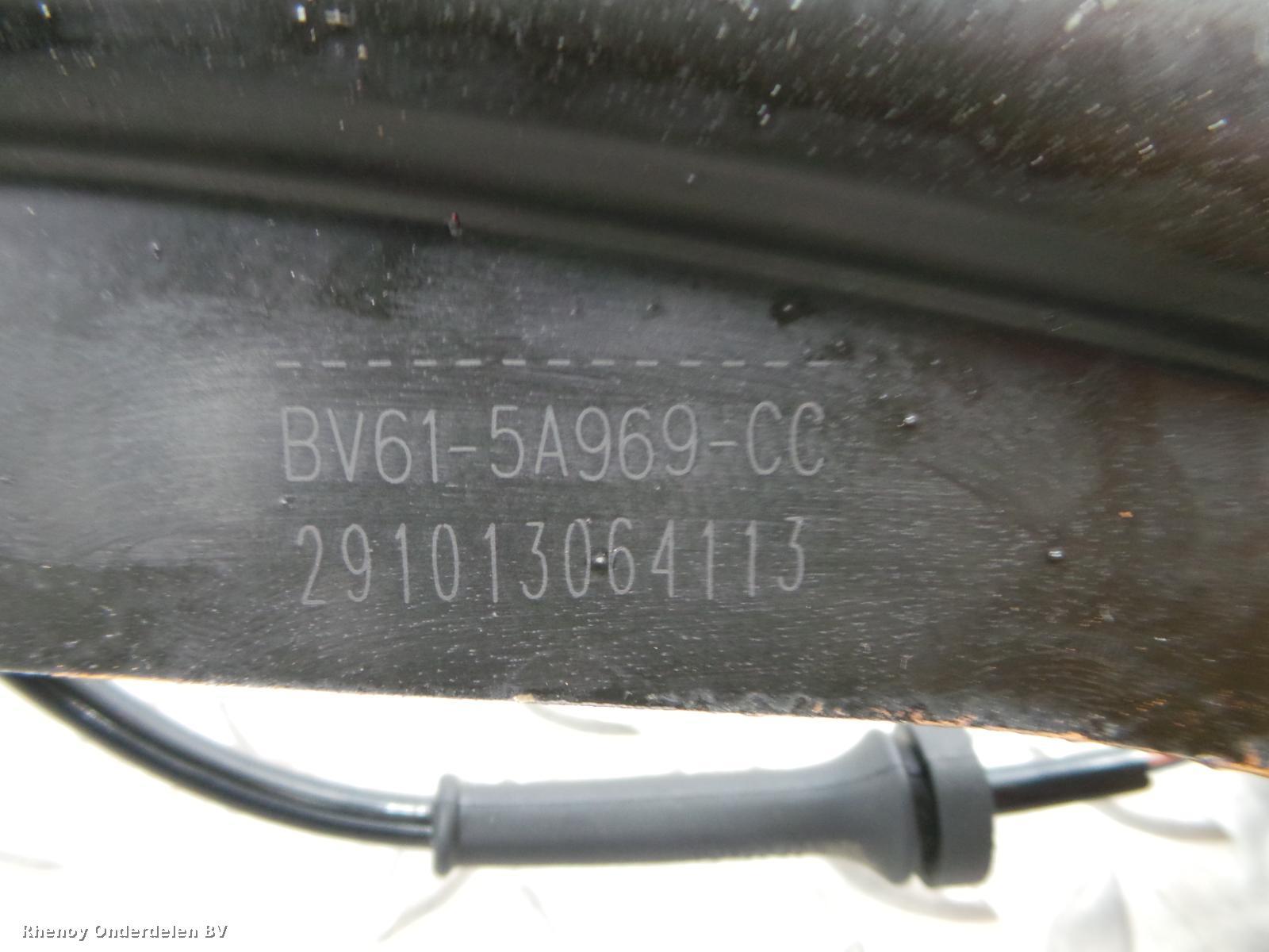 View Auto part DRAAGARM ONDER LA FORD FOCUS 2013