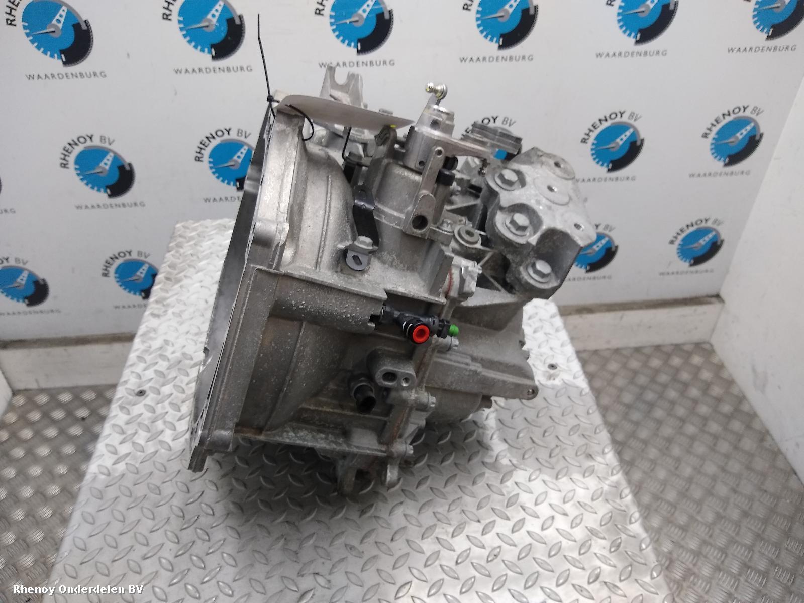 2015 OPEL / VAUXHALL ASTRA TRANSMISSIE / VERSNELLINGSBAK View Auto part TRANSMISSIE / VERSNELLINGSBAK OPEL / VAUXHALL ASTRA 2015