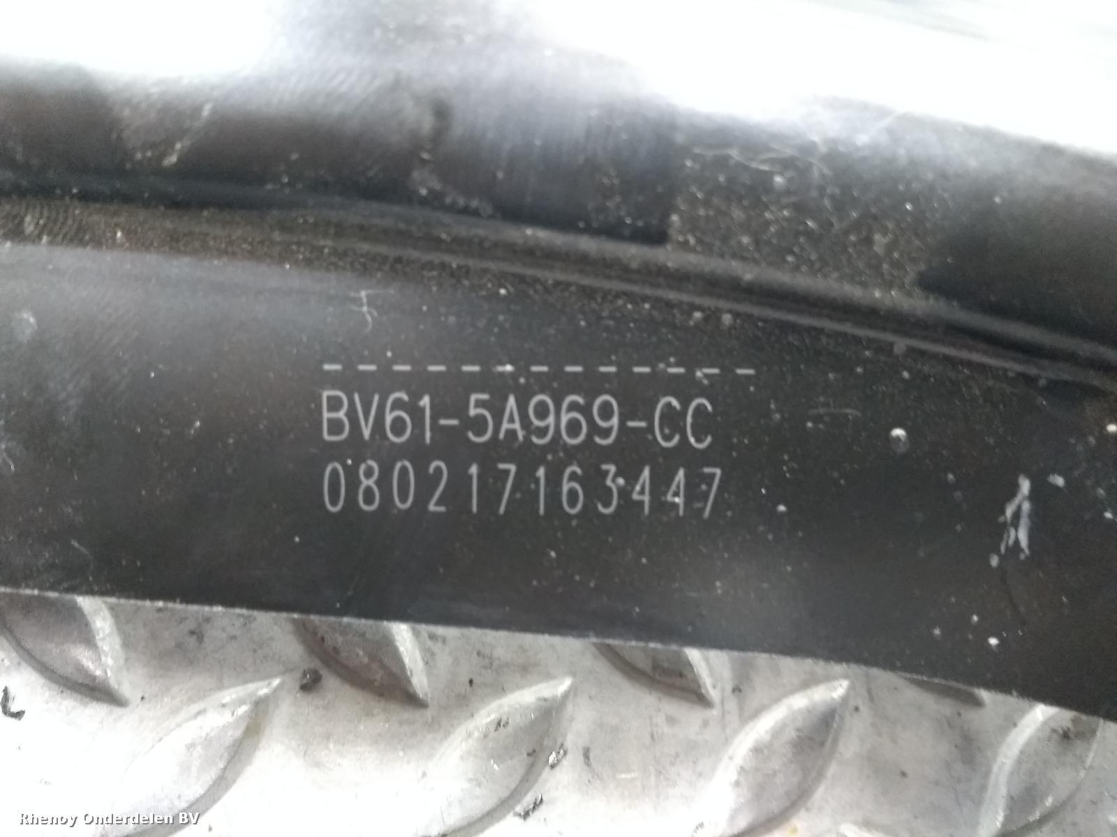 View Auto part DRAAGARM ONDER LA FORD FOCUS 2017