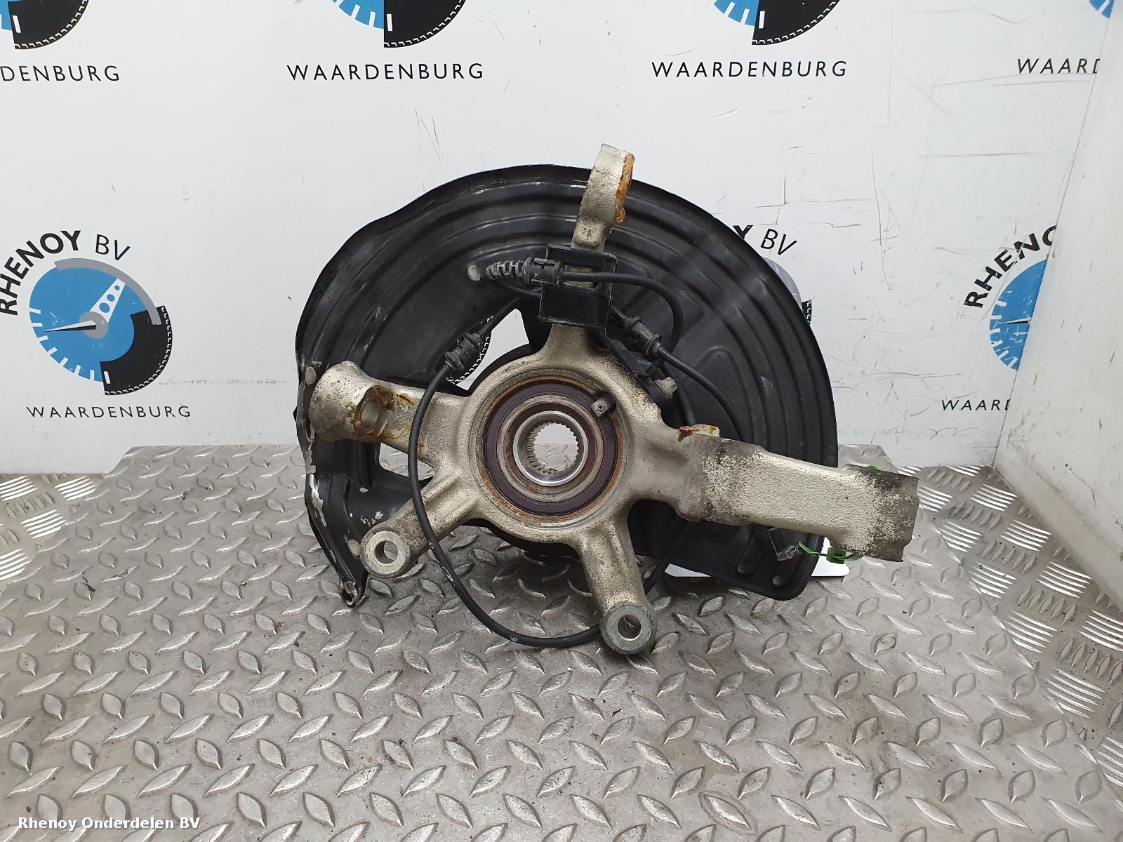 Bekijk Auto-onderdeel FUSEE LV MERCEDES CLA 2014