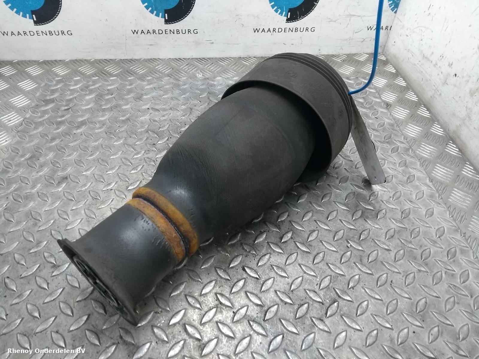 Bekijk Auto-onderdeel VEER BALG (LUCHT) ACHTER BMW 5 SERIES 2005