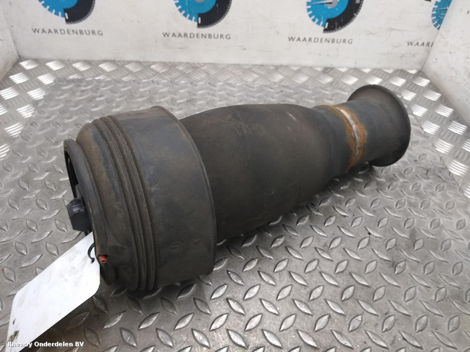 Bekijk Auto-onderdeel VEER BALG (LUCHT) ACHTER BMW 5 SERIES 2005