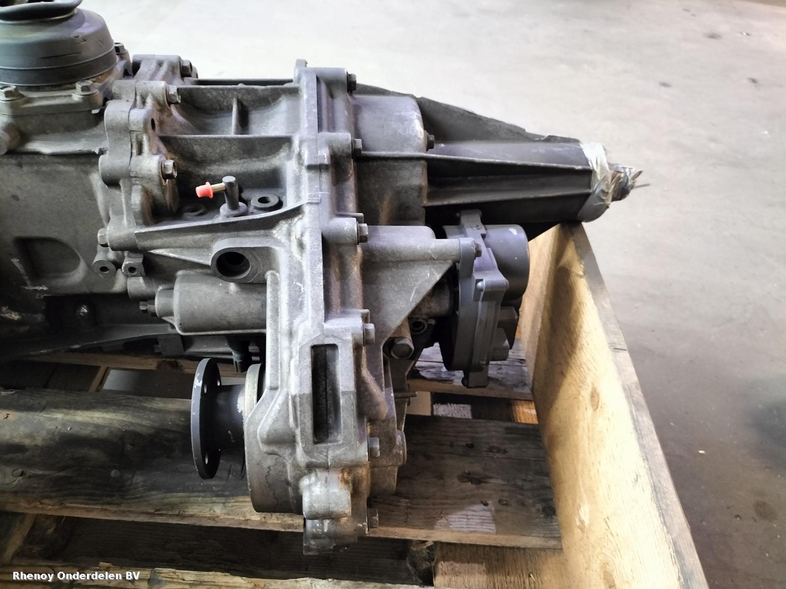 Bekijk Auto-onderdeel TUSSENBAK NISSAN NAVARA 2005