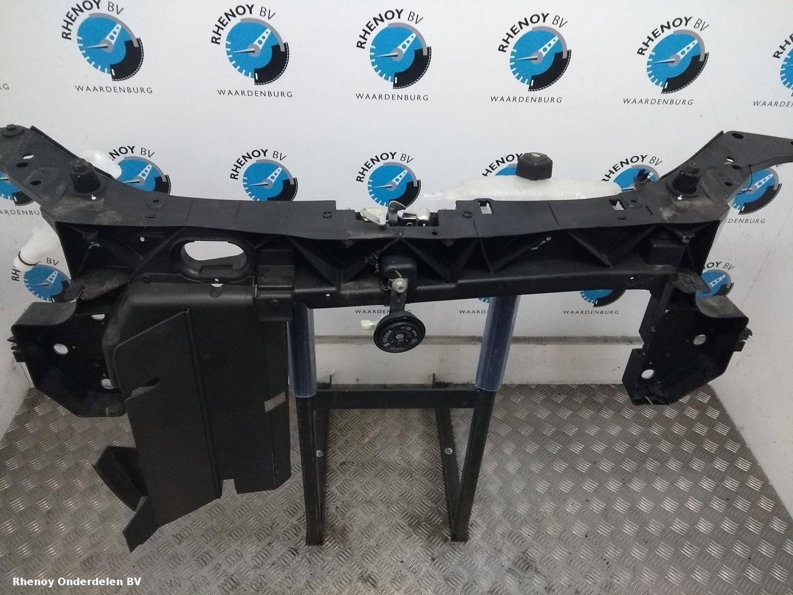 Bekijk Auto-onderdeel VOORFRONT RENAULT CLIO 2013