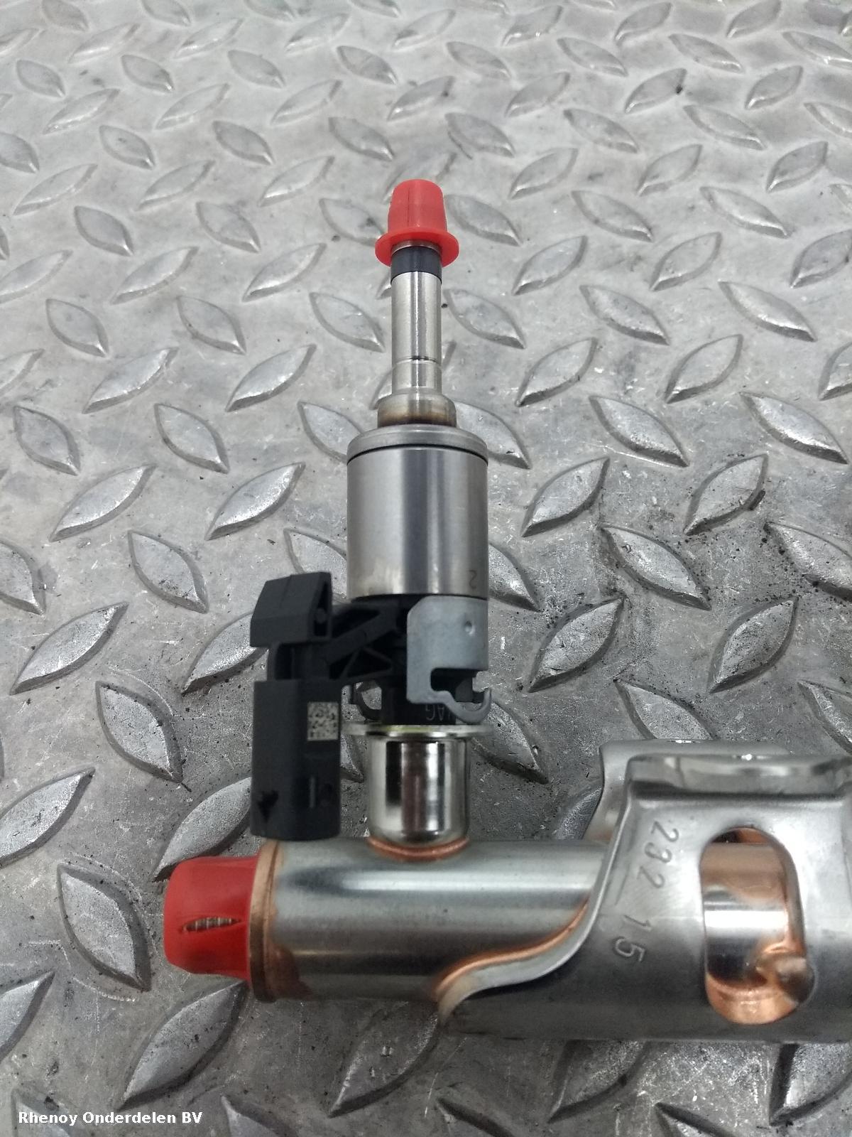 Bekijk Auto-onderdeel BRANDSTOF INJECTOR / VERSTUIVER VOLKSWAGEN PASSAT 2016
