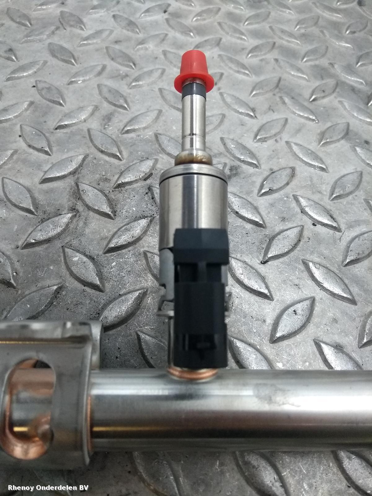 Bekijk Auto-onderdeel BRANDSTOF INJECTOR / VERSTUIVER VOLKSWAGEN PASSAT 2016
