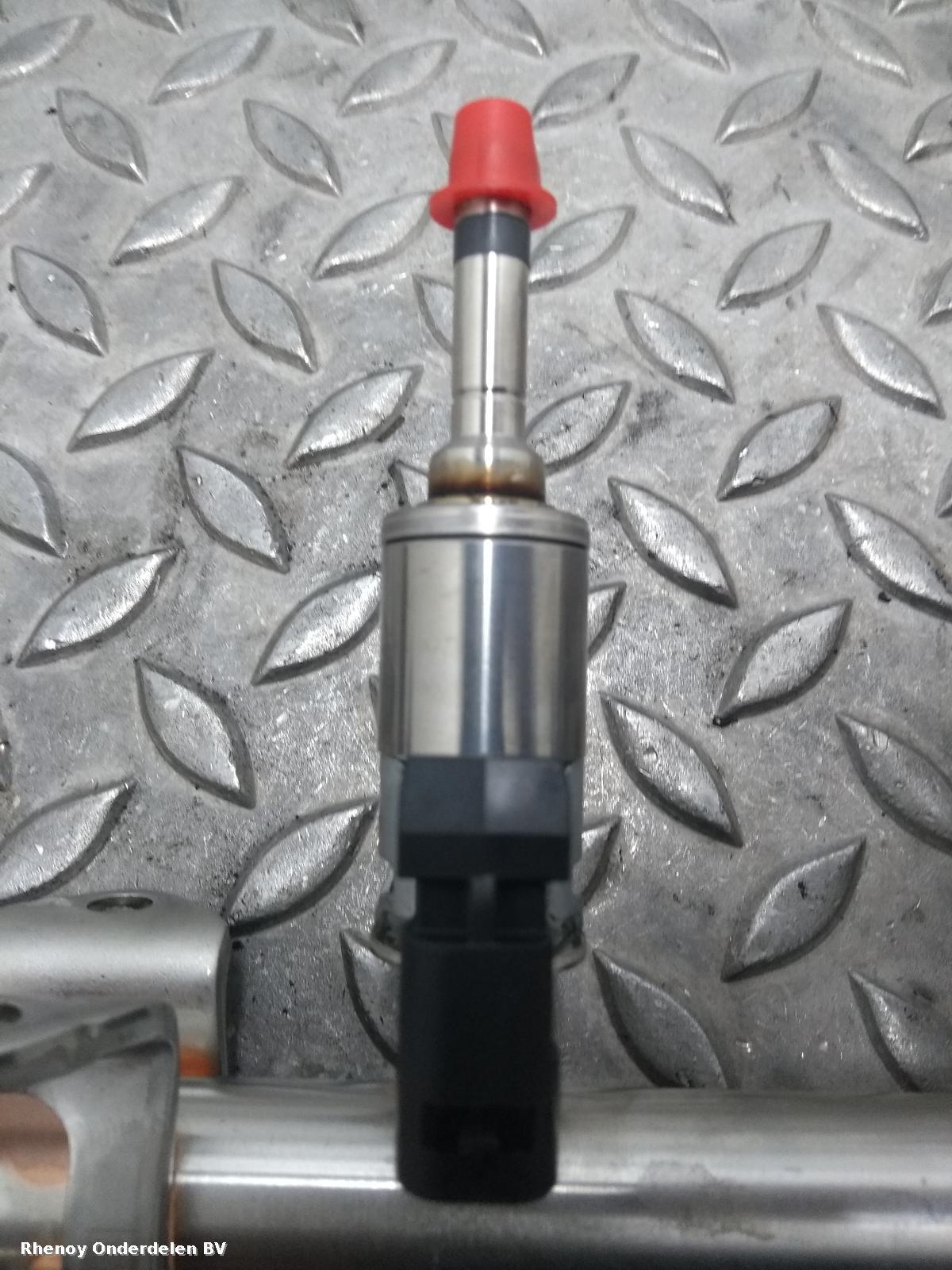 Bekijk Auto-onderdeel BRANDSTOF INJECTOR / VERSTUIVER VOLKSWAGEN PASSAT 2016