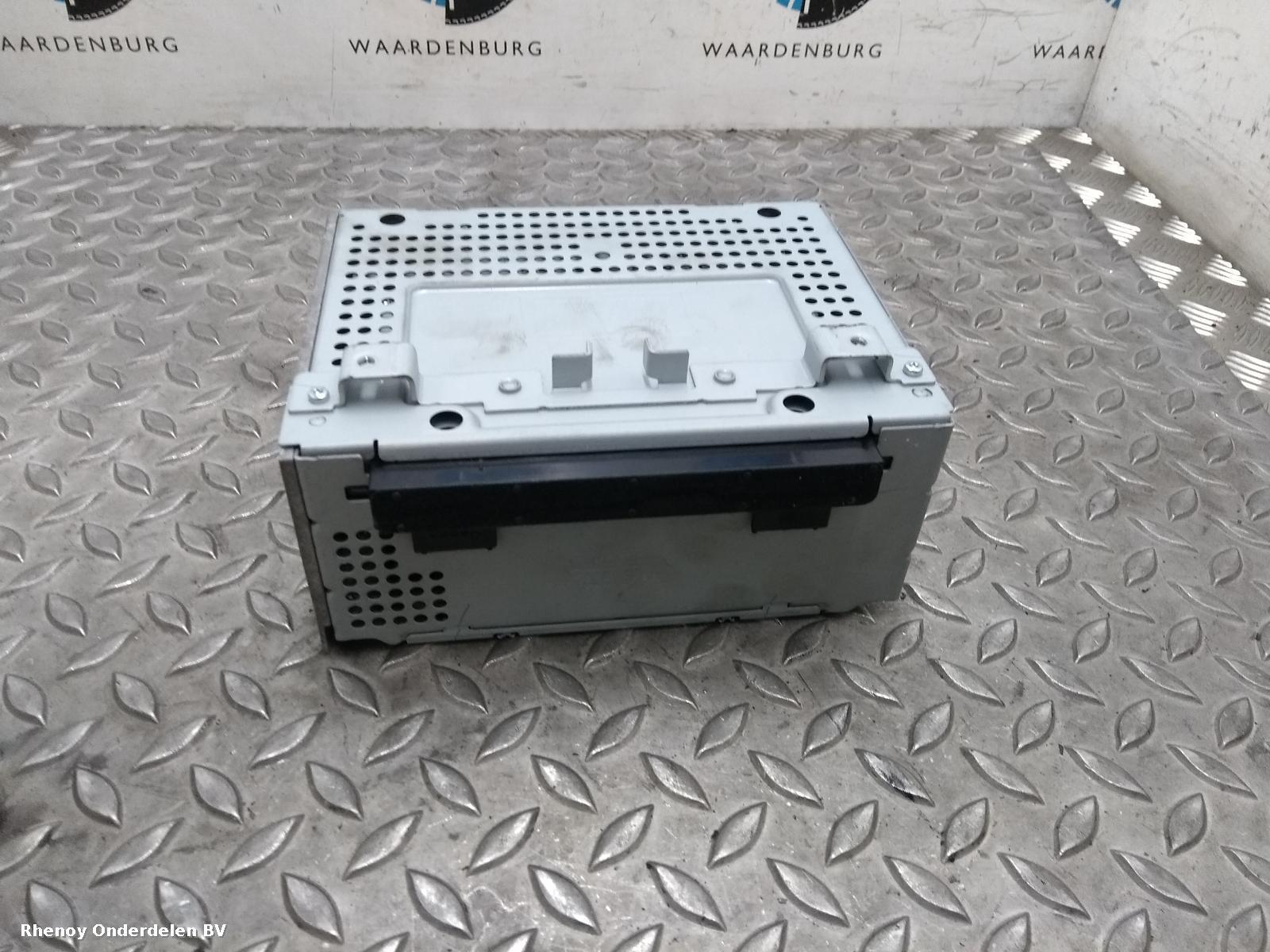 Bekijk Auto-onderdeel RADIO FORD FIESTA 2016