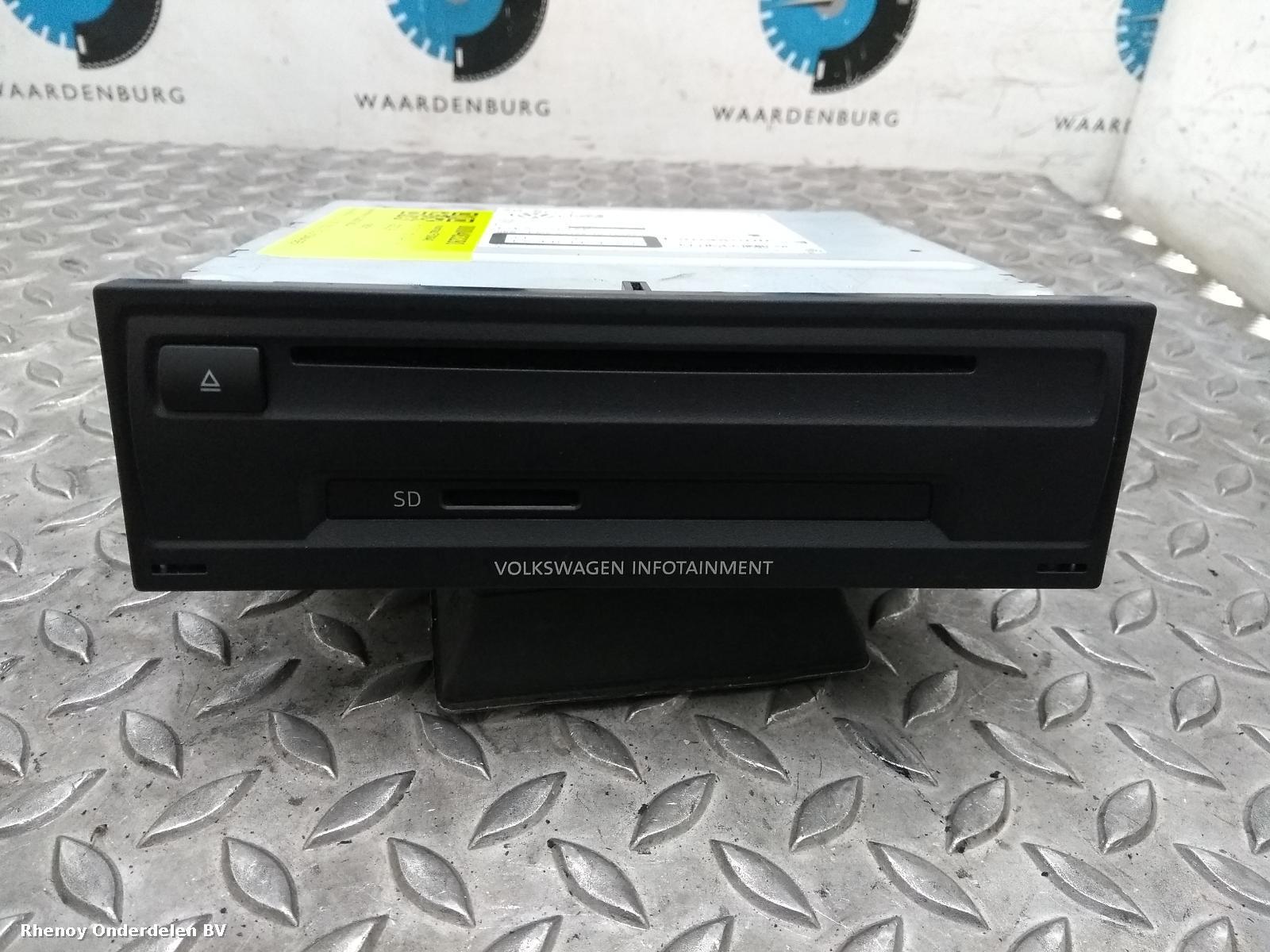 View Auto part RADIO VOLKSWAGEN GOLF 2013