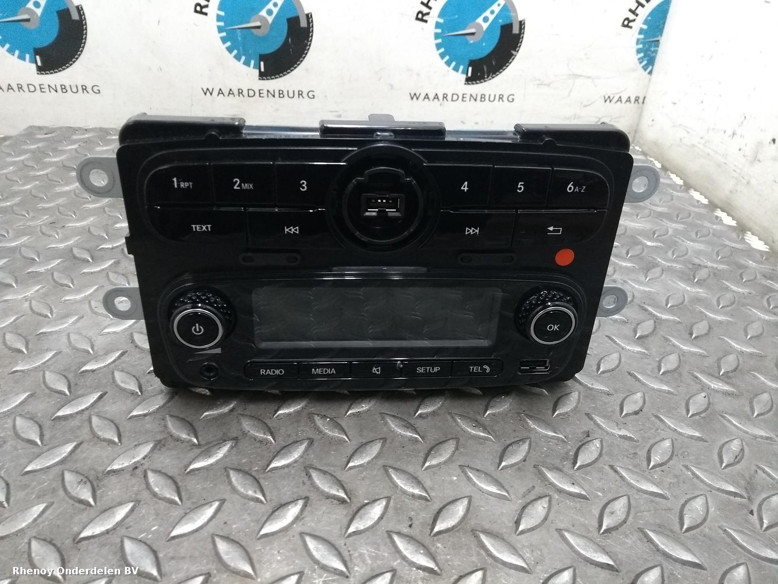 Bekijk Auto-onderdeel RADIO SMART FORFOUR 2014