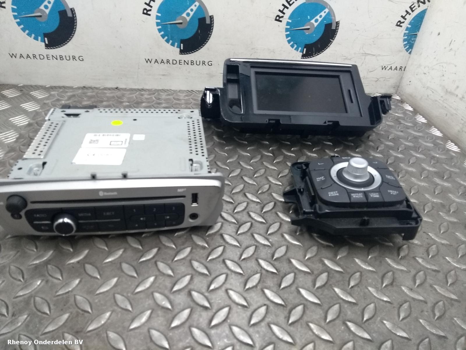 Bekijk Auto-onderdeel NAVIGATIE RENAULT MEGANE 2012