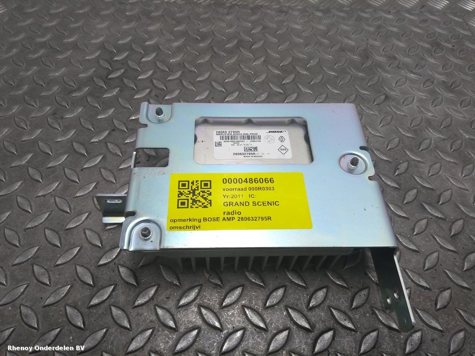 Bekijk Auto-onderdeel VERSTERKER UNIT AUDIO RENAULT SCENIC 2011
